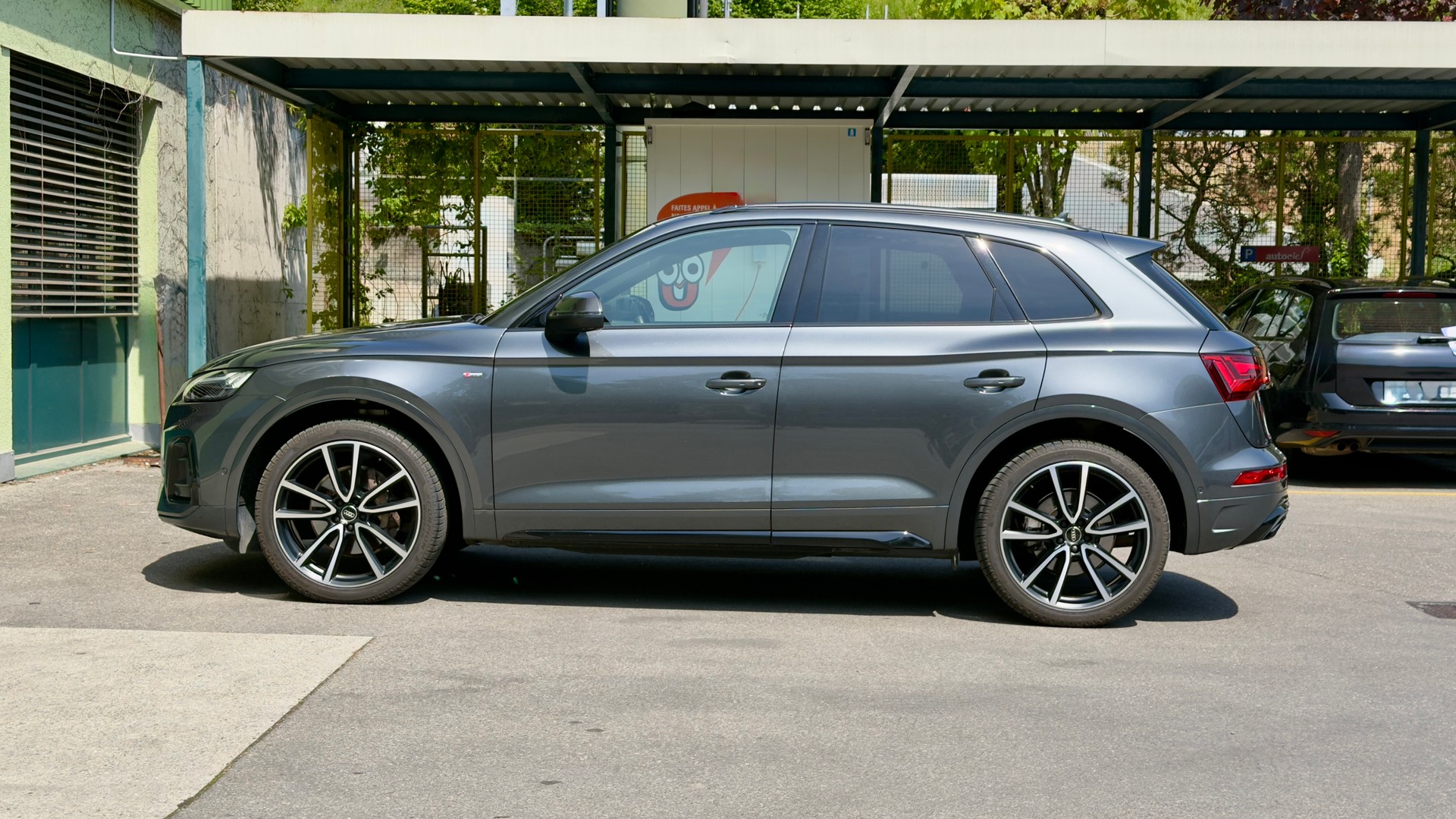 AUDI Q5 40 TDI Black Edition quattro S-tronic-image-1