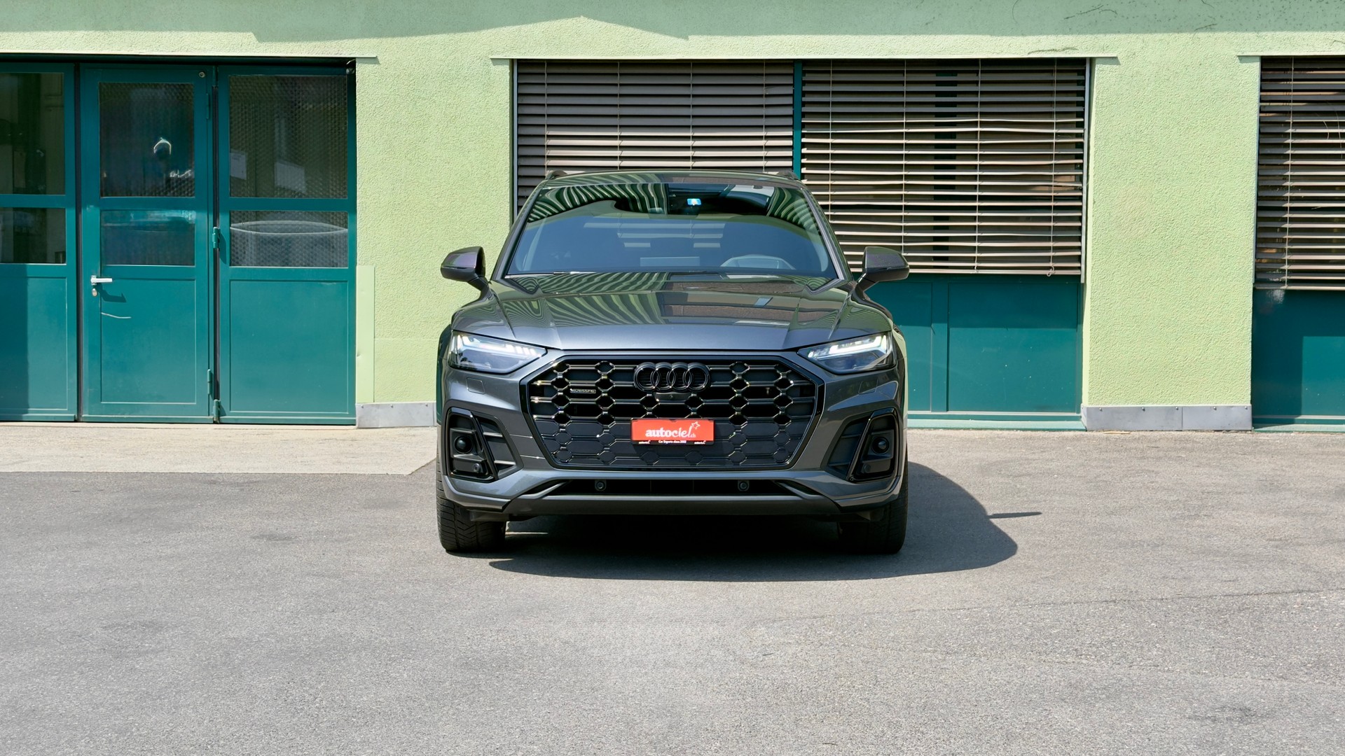AUDI Q5 40 TDI Black Edition quattro S-tronic-image-7