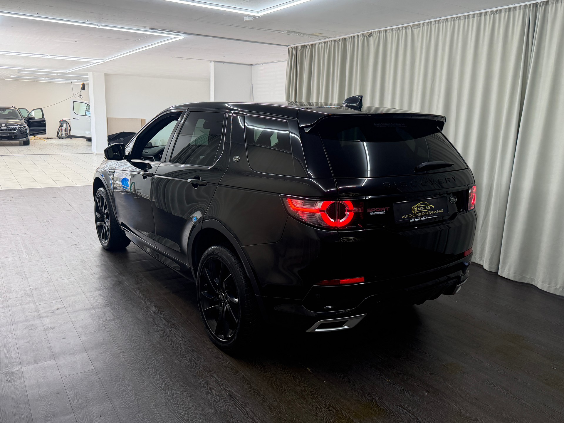 LAND ROVER Discovery Sport 2.0 Si4 HSE AT9-image-5