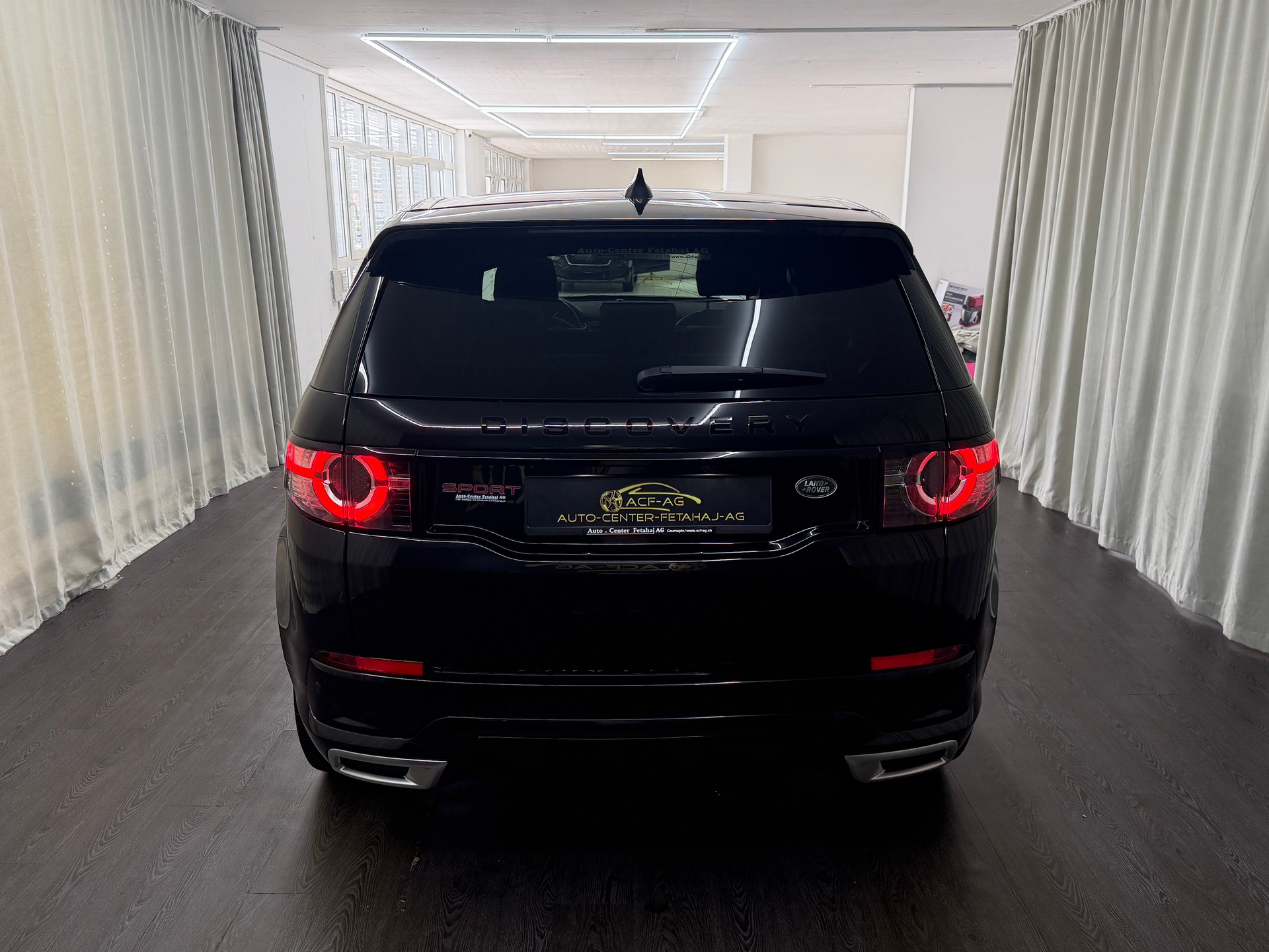 LAND ROVER Discovery Sport 2.0 Si4 HSE AT9-image-4