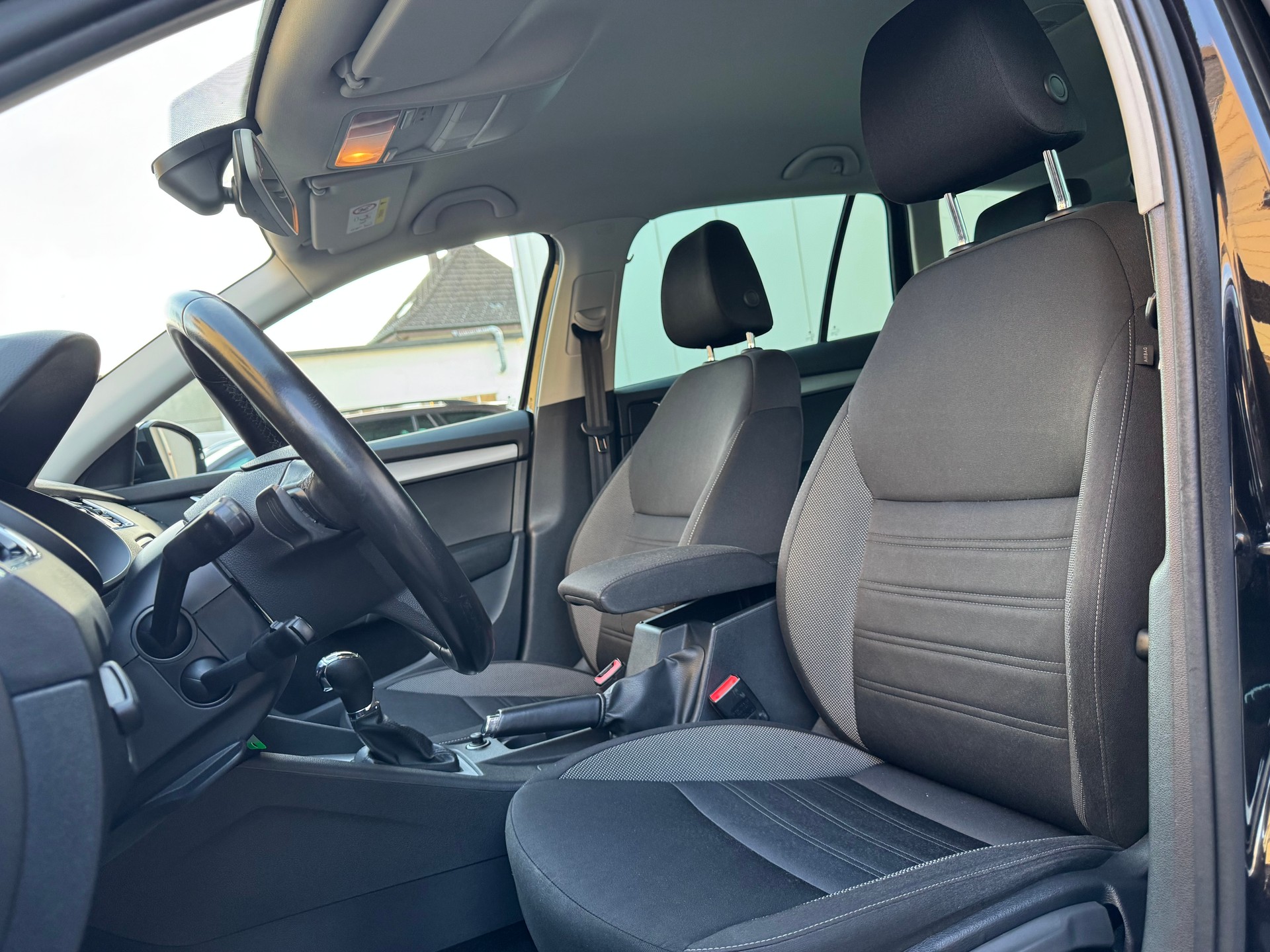 SKODA Octavia Combi 2.0 TDI DSG *mit AHK*-image-6