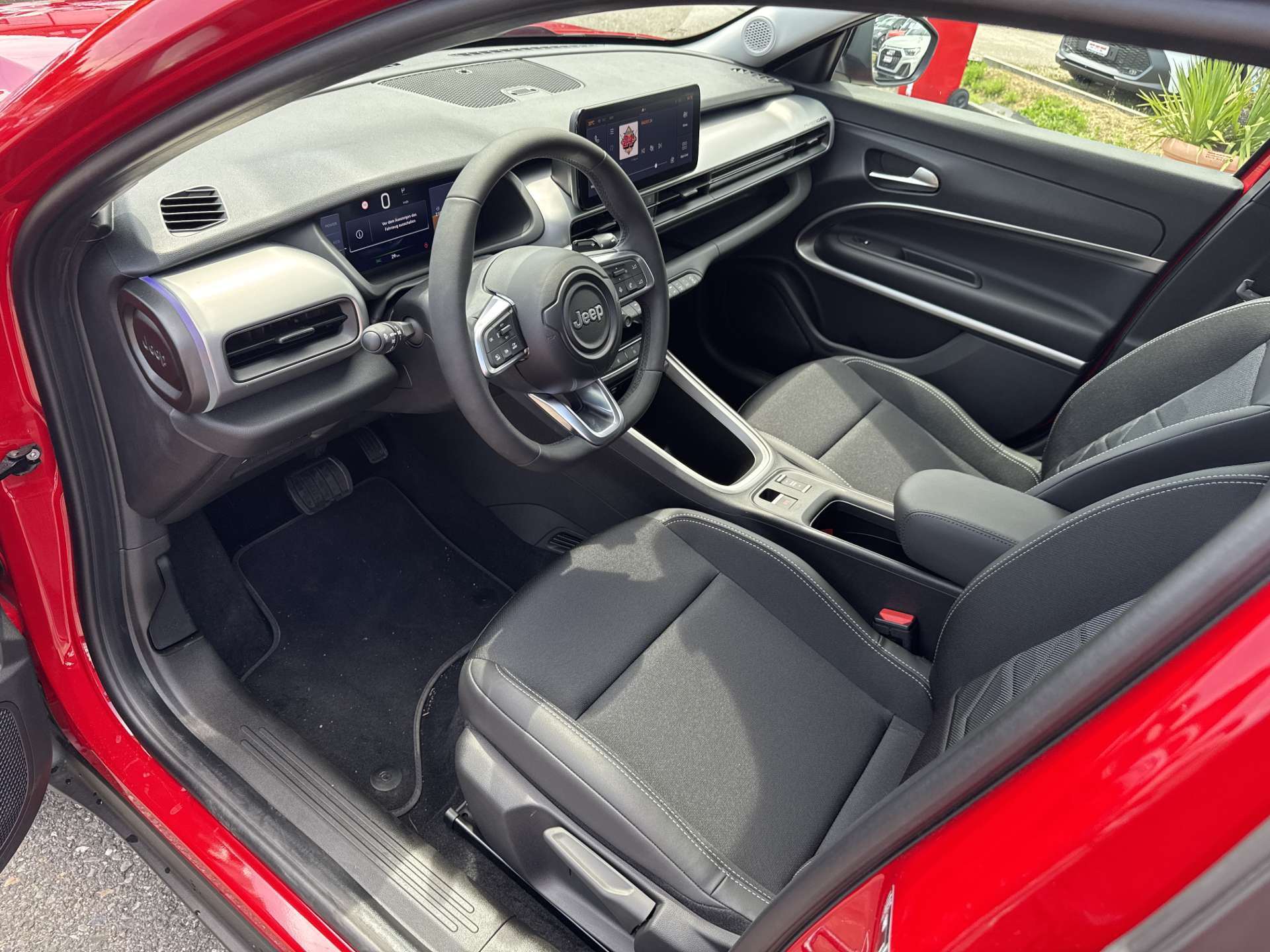 JEEP Avenger 1.2 Turbo MHEV Summit Automat-image-4