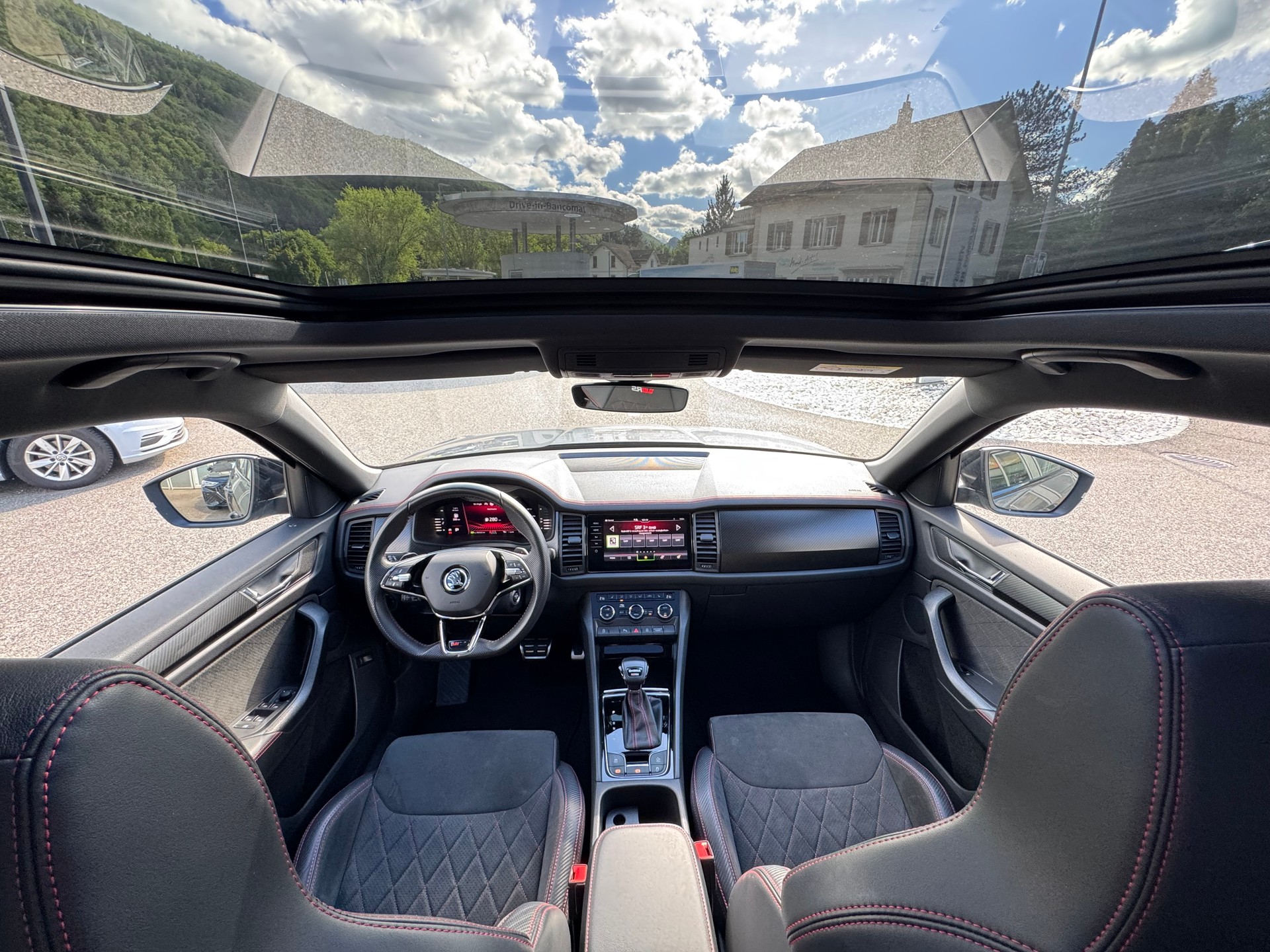 SKODA Kodiaq 2.0 TSI 4x4 RS-image-13