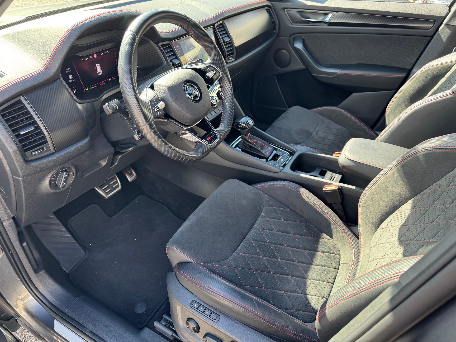 SKODA Kodiaq 2.0 TSI 4x4 RS-image-8