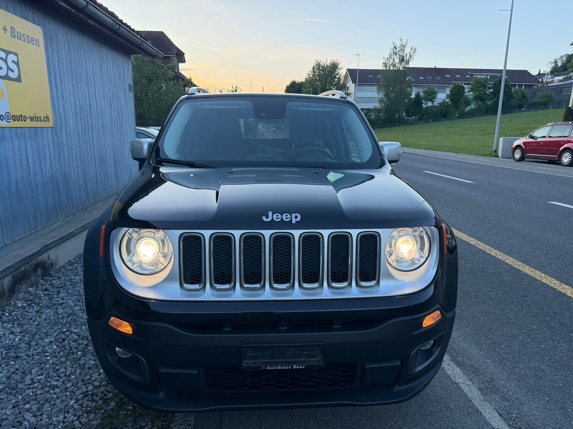 JEEP Renegade 2.0 CRD Limited AWD + Low Range 9ATX-showroom-element-3