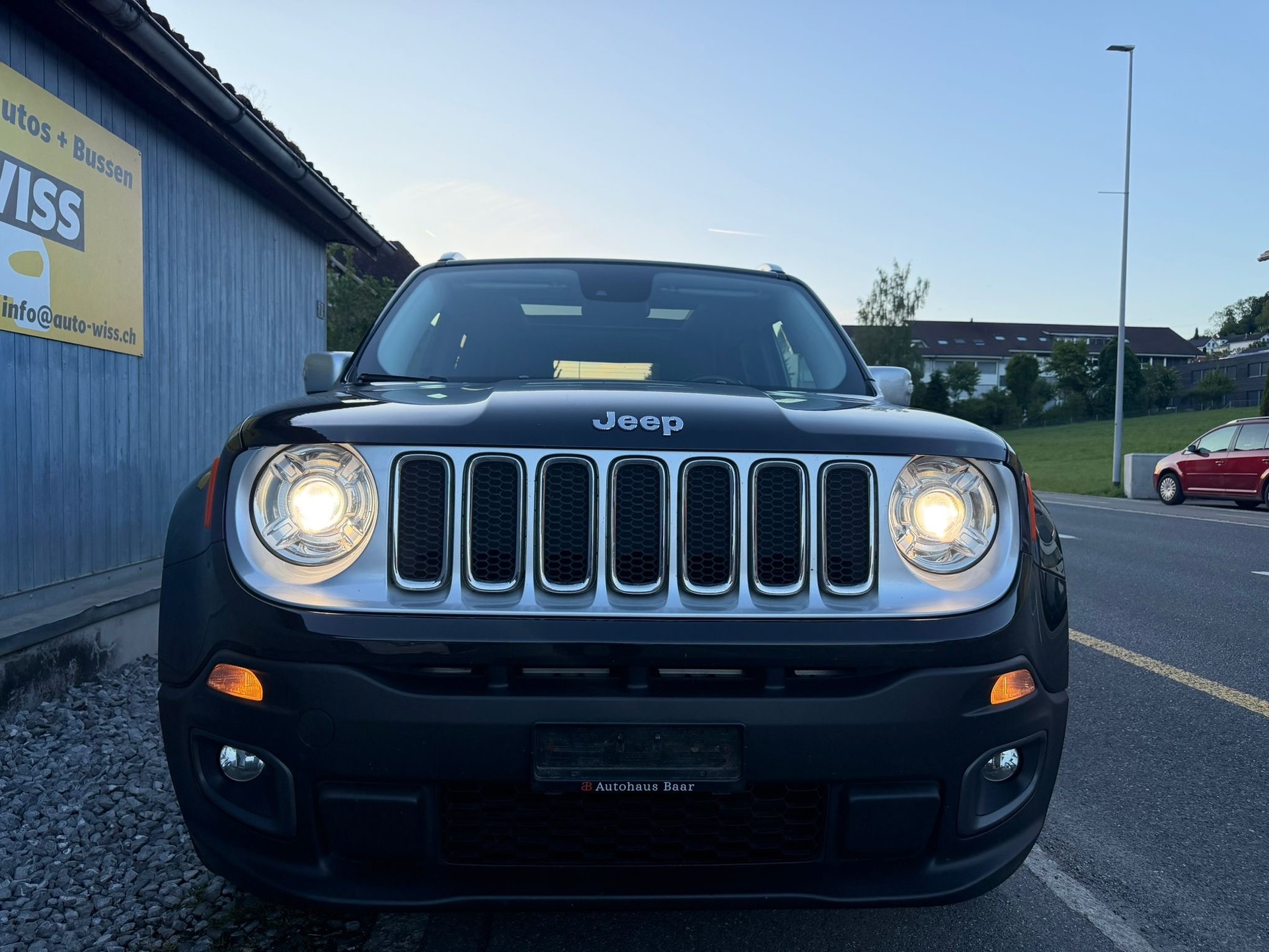JEEP Renegade 2.0 CRD Limited AWD + Low Range 9ATX-showroom-element-1