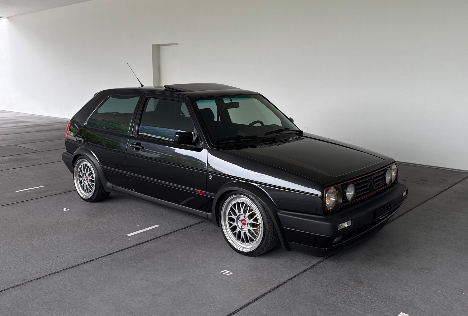 VW Golf 1800 GTI G60 Wolfsburg Edition-image-4