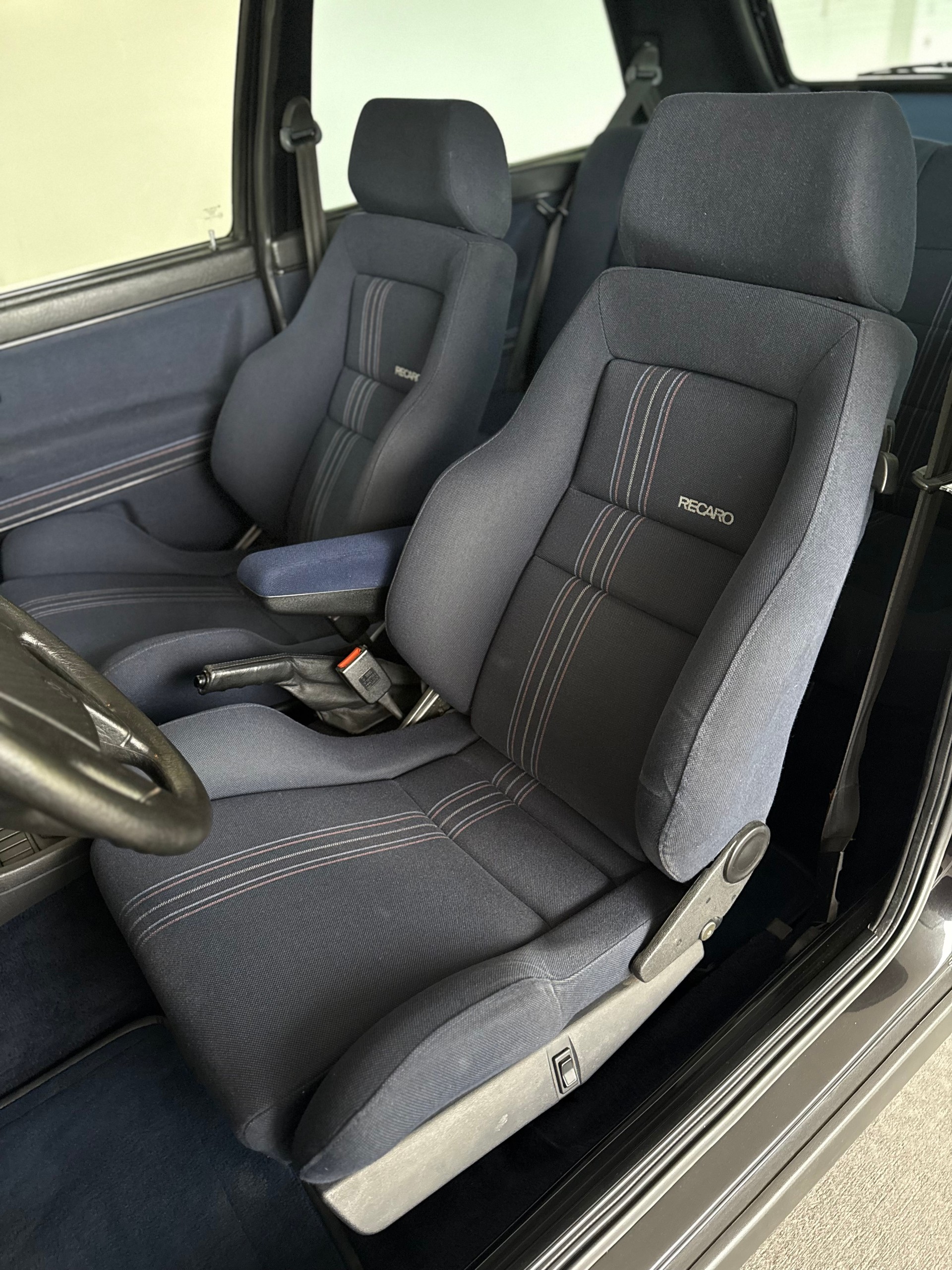 VW Golf 1800 GTI G60 Wolfsburg Edition-image-12