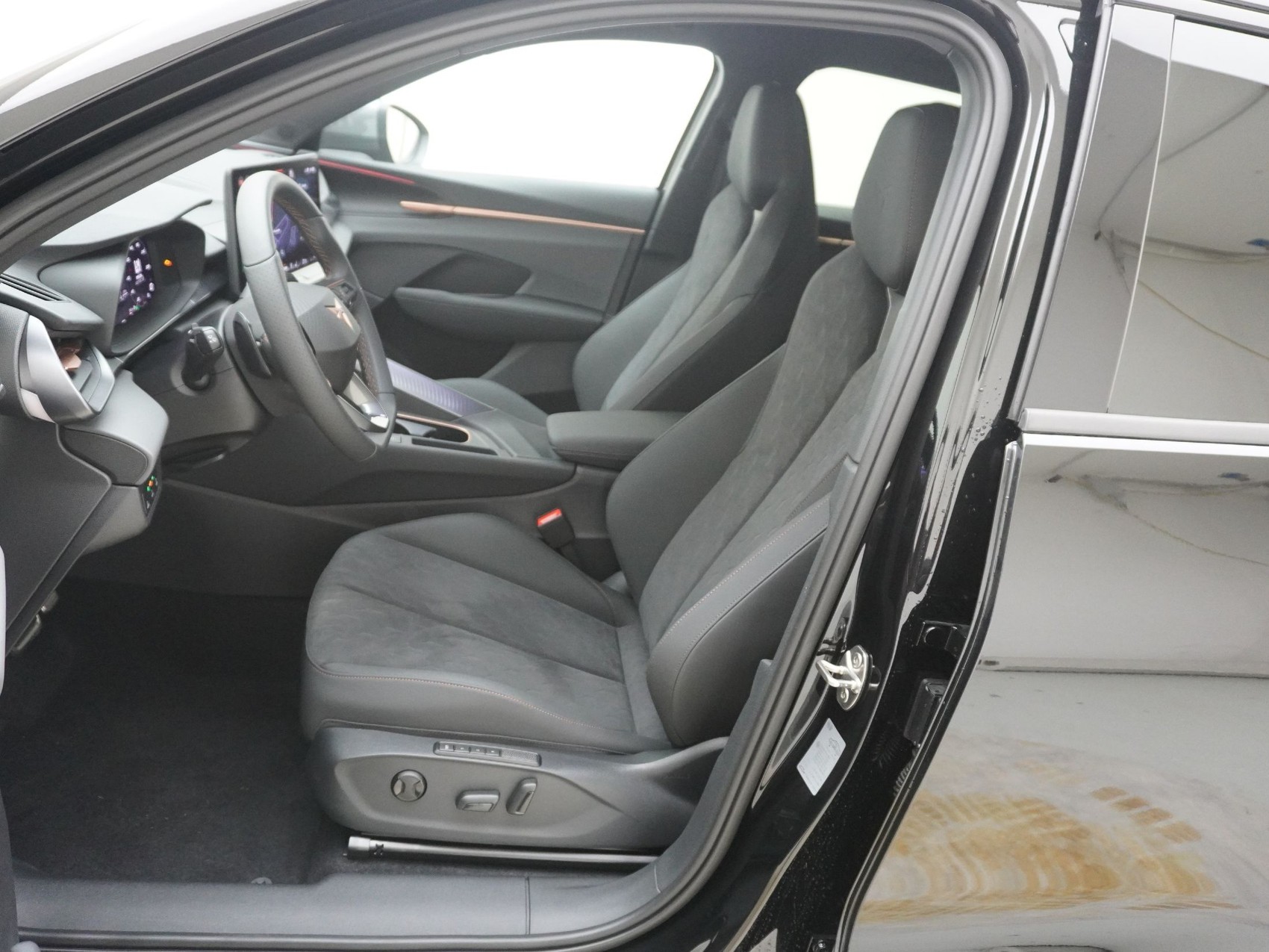 CUPRA Terramar 1.5 eTSI DSG-image-12
