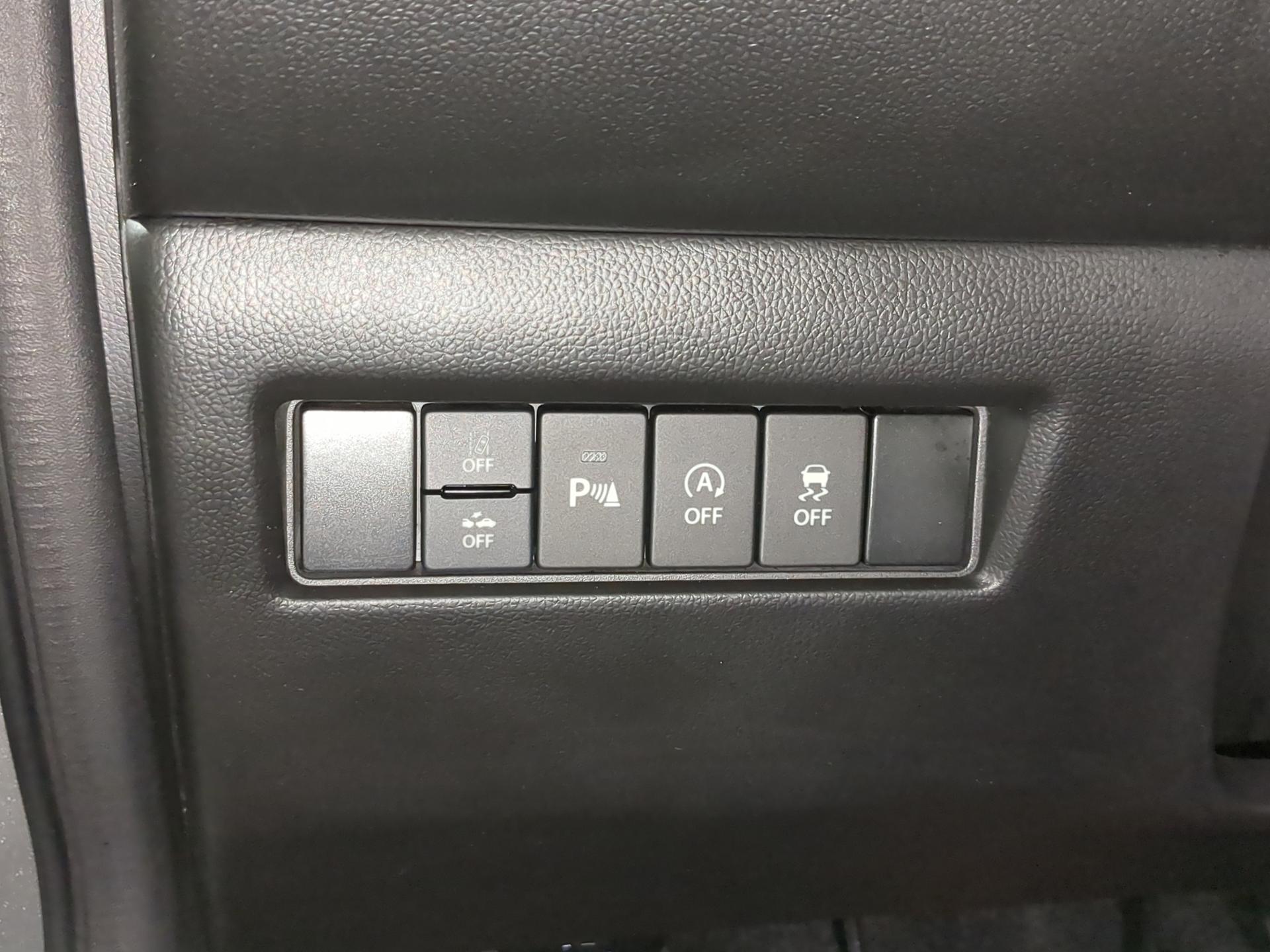 SUZUKI Swift 1.2 Compact + 4x4 Hybrid-image-18