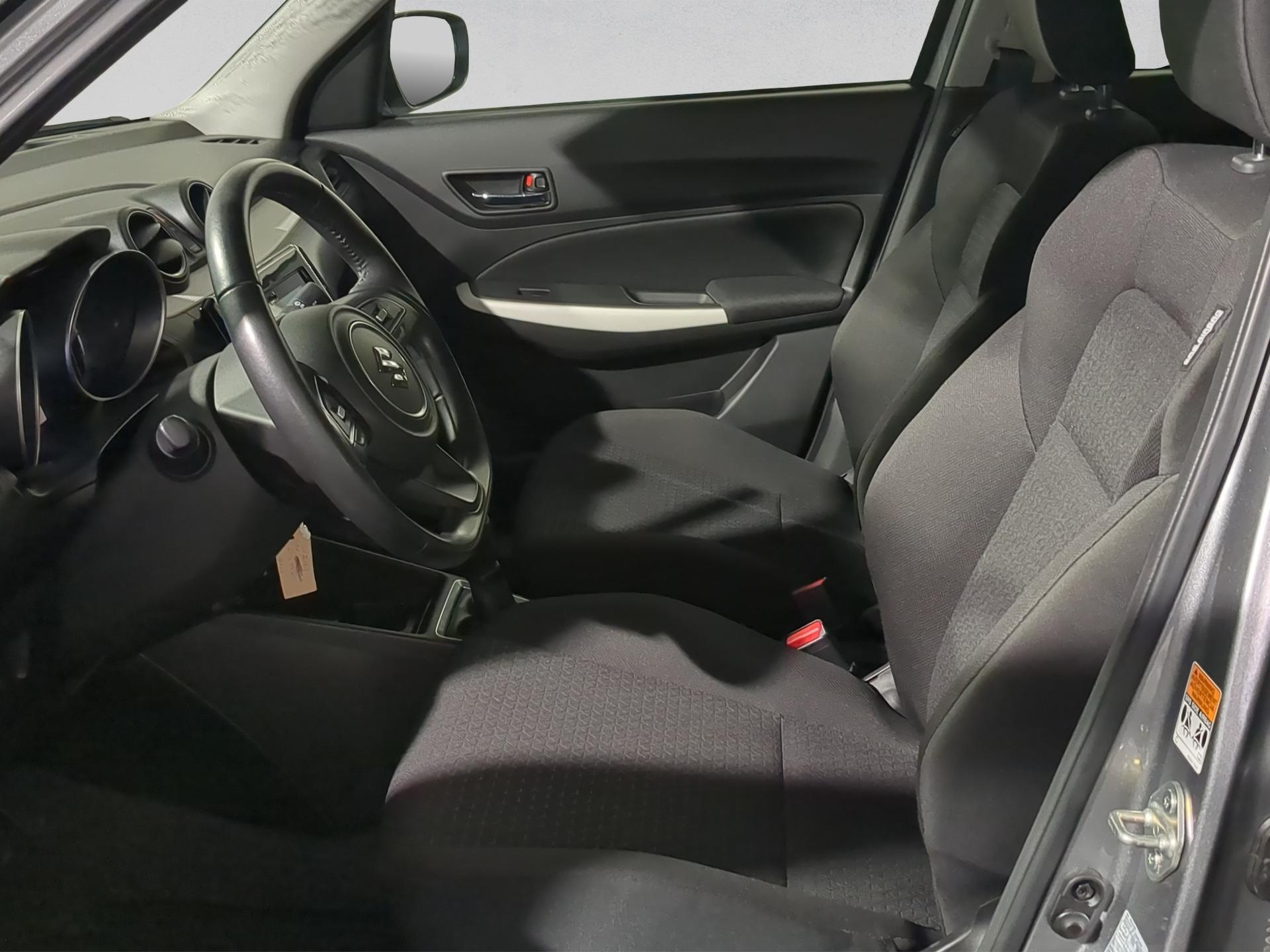 SUZUKI Swift 1.2 Compact + 4x4 Hybrid-image-8