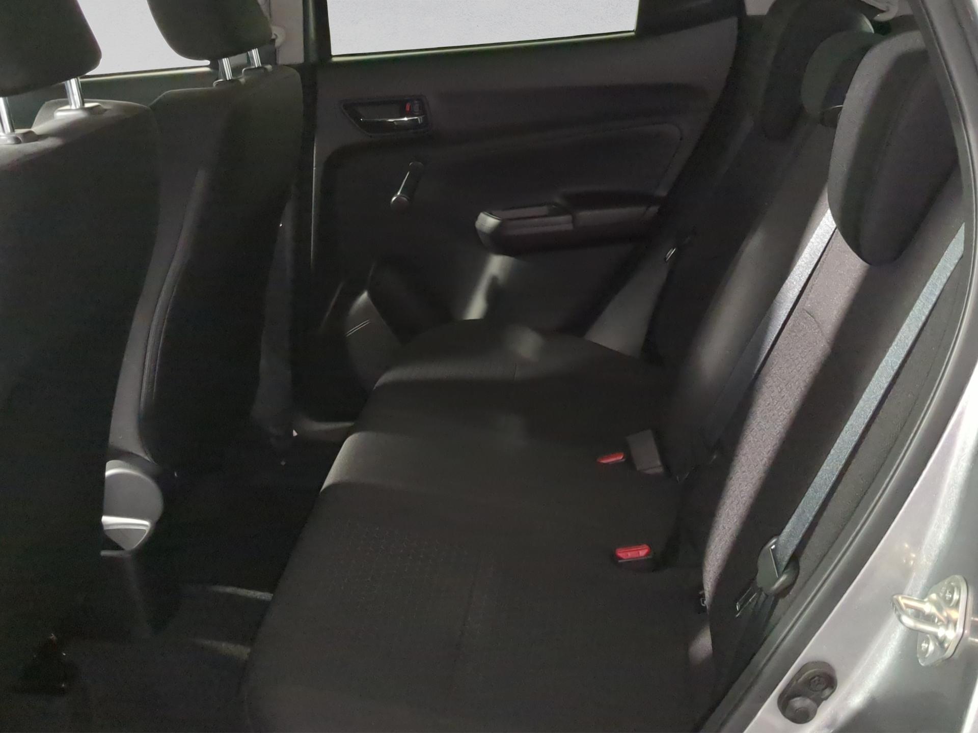 SUZUKI Swift 1.2 Compact + 4x4 Hybrid-image-13