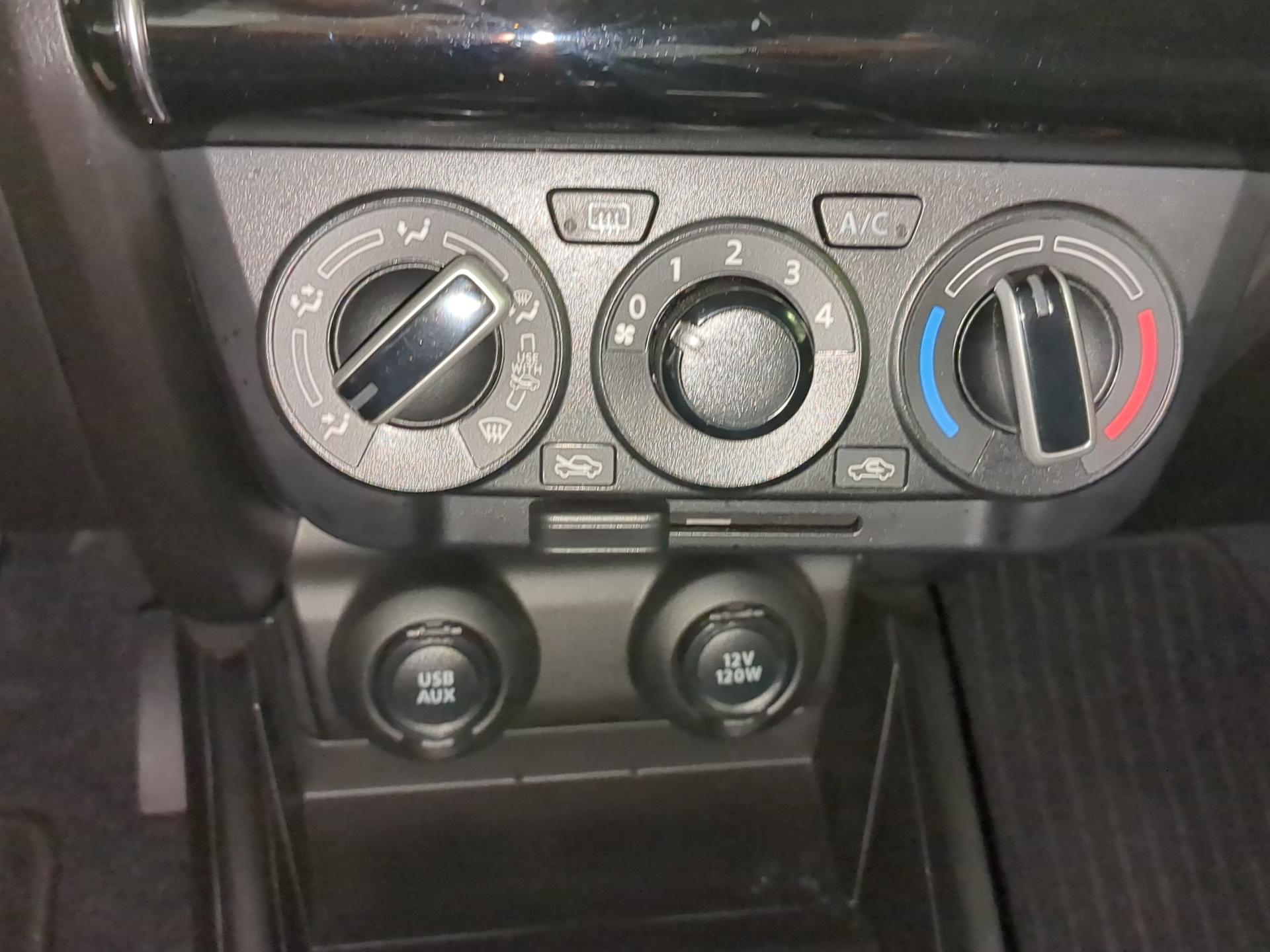 SUZUKI Swift 1.2 Compact + 4x4 Hybrid-image-20
