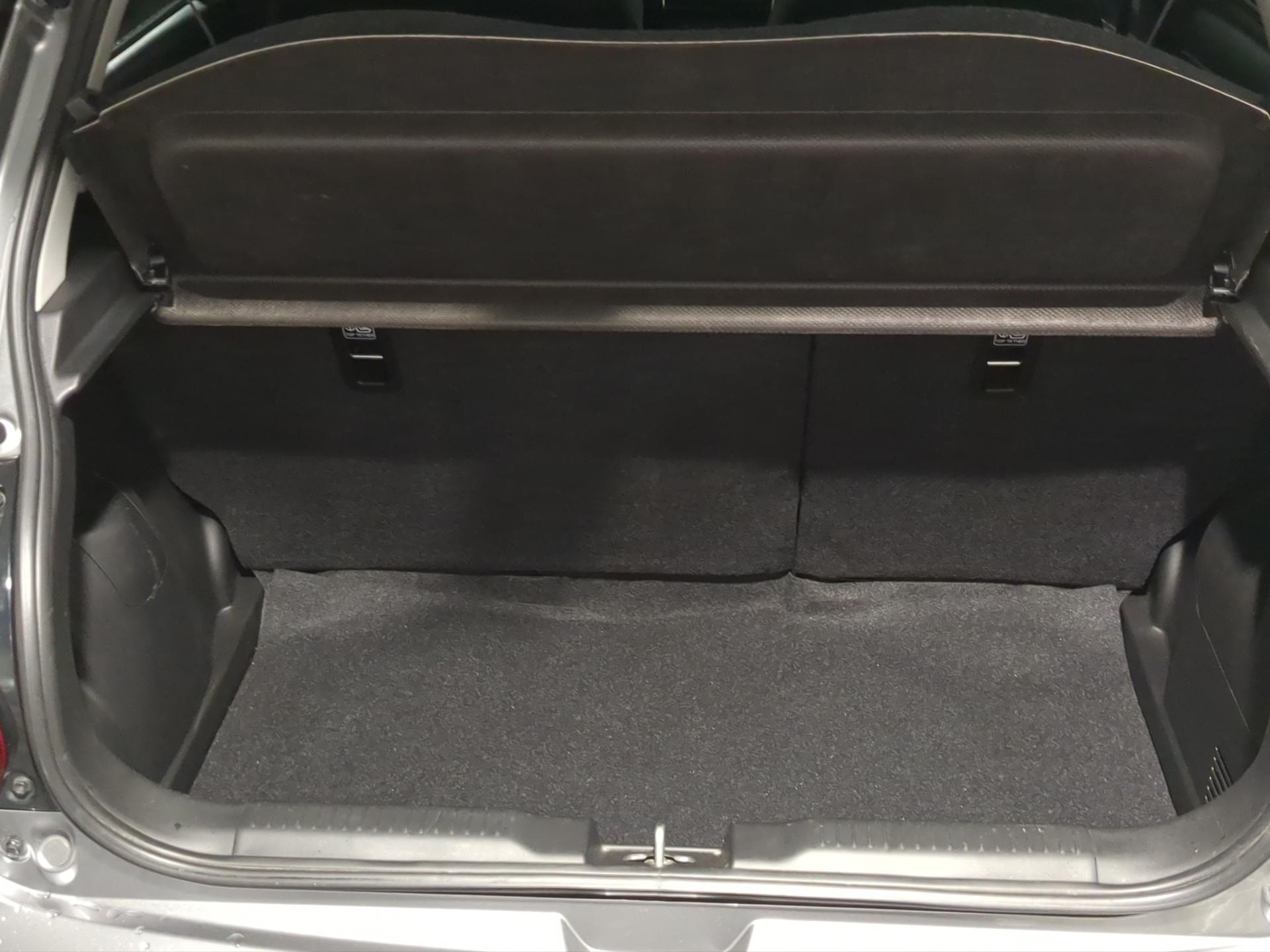 SUZUKI Swift 1.2 Compact + 4x4 Hybrid-image-14