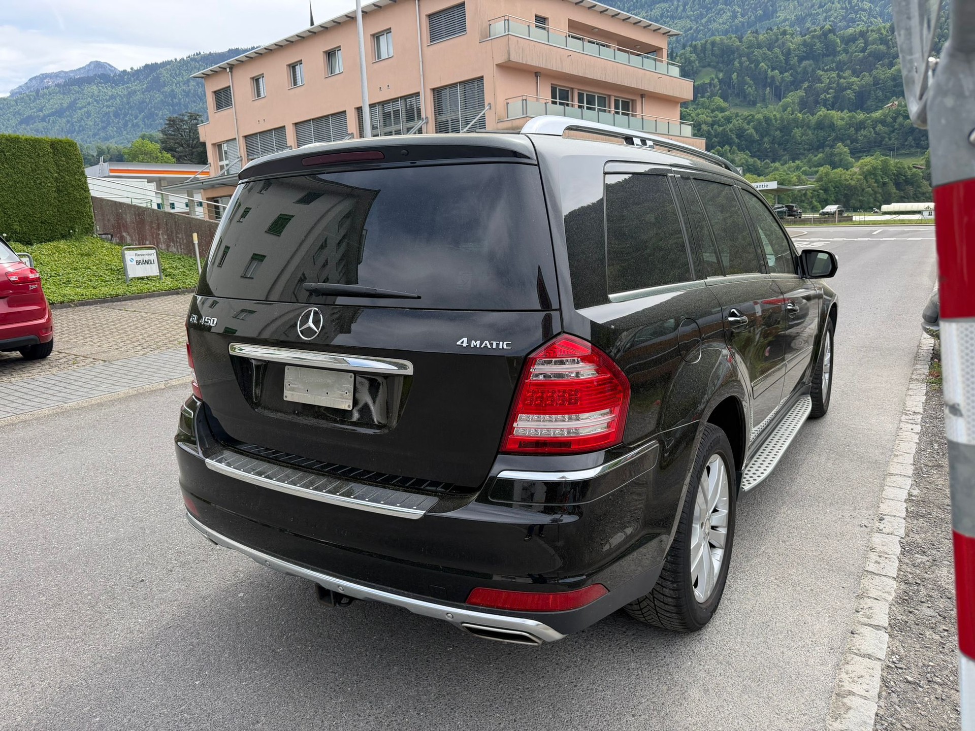 MERCEDES-BENZ GL 450 4Matic 7G-Tronic-showroom-element-2