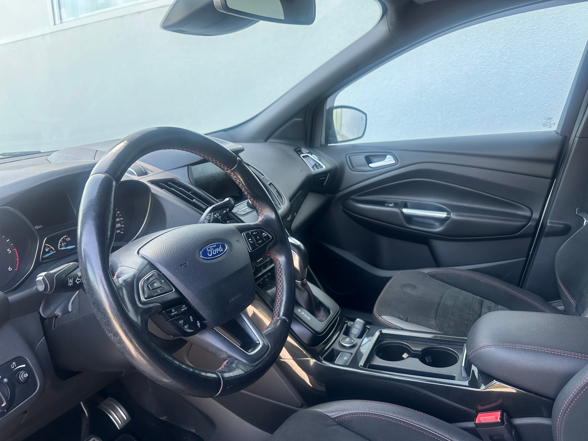 FORD Kuga 2.0 TDCi ST Line High 4WD PowerShift-image-6