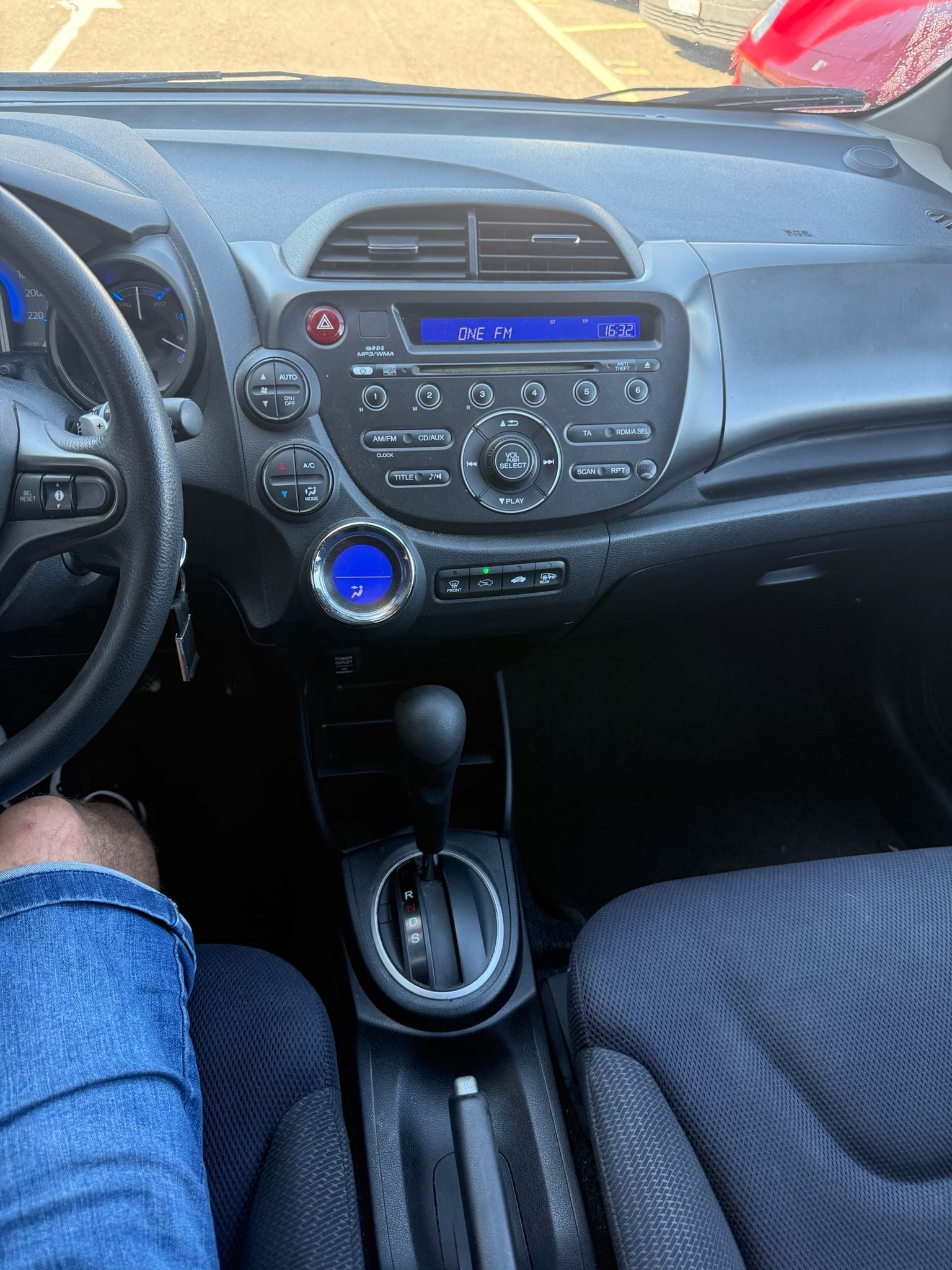 HONDA Jazz 1.3i Hybrid Elegance CVT-image-8