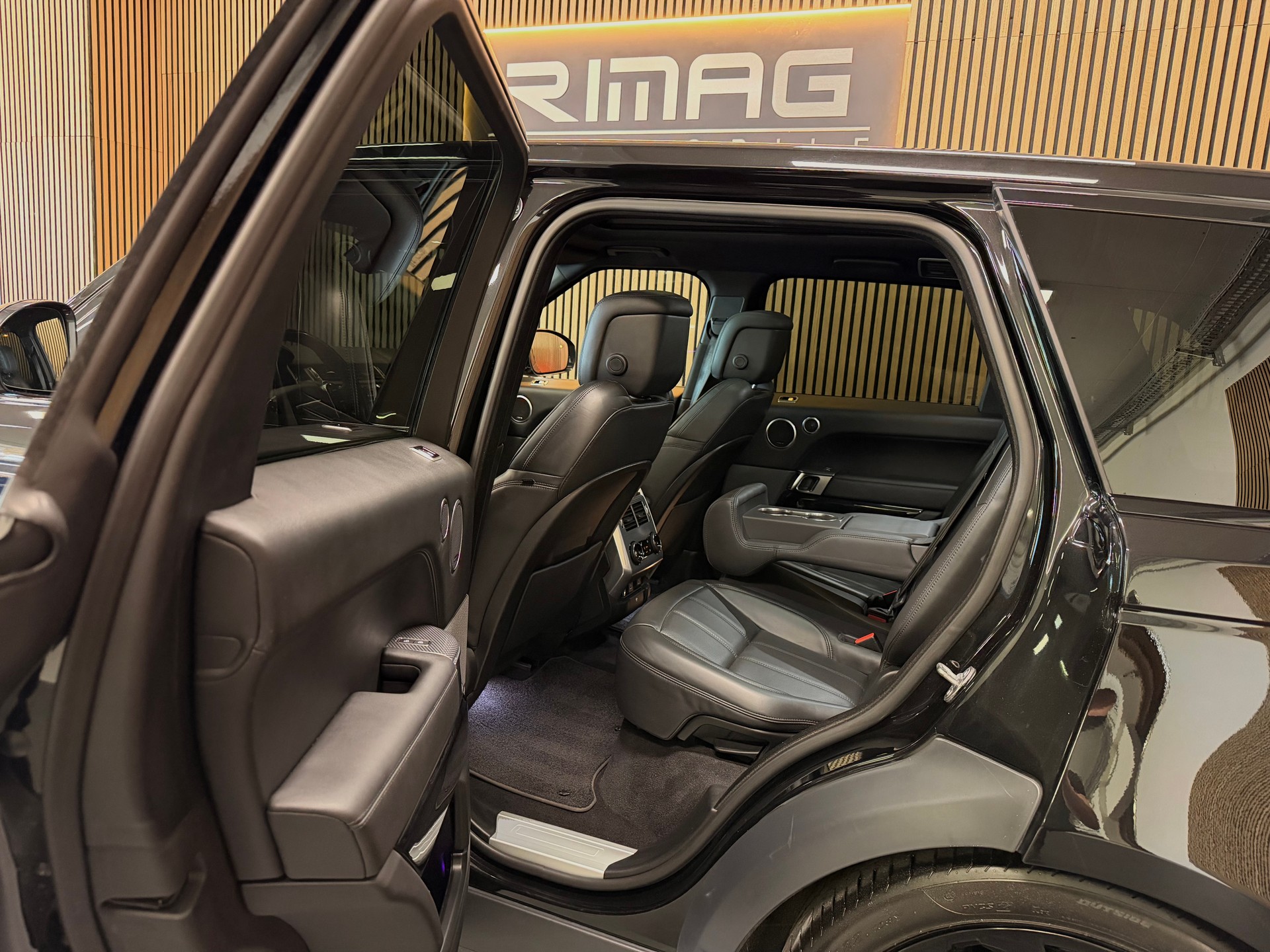 LAND ROVER Range Rover Sport D350 3.0D I6D | Santorini Black | 350PS | CH-Fzg. | CarVertical |-image-15