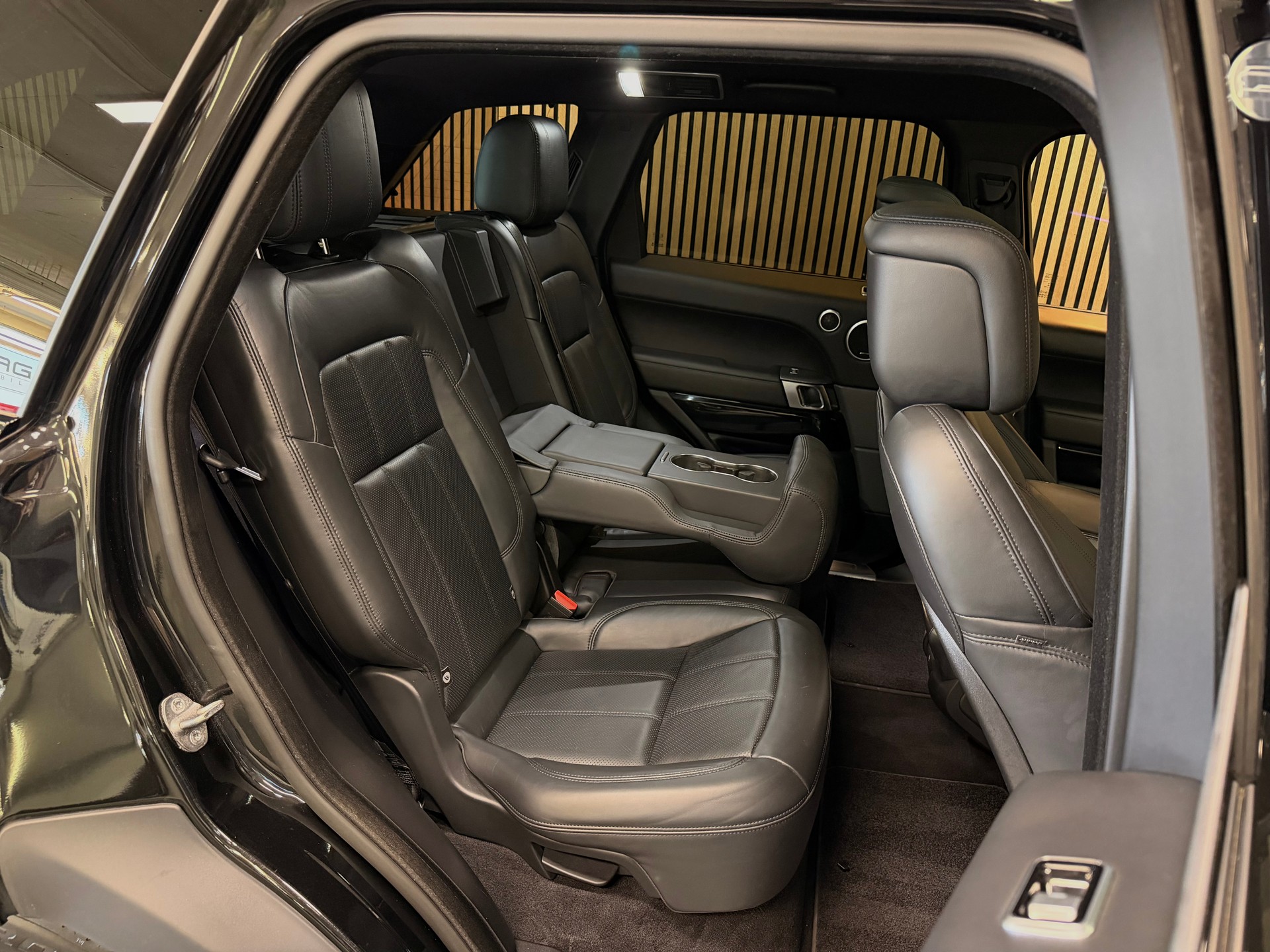 LAND ROVER Range Rover Sport D350 3.0D I6D | Santorini Black | 350PS | CH-Fzg. | CarVertical |-image-19