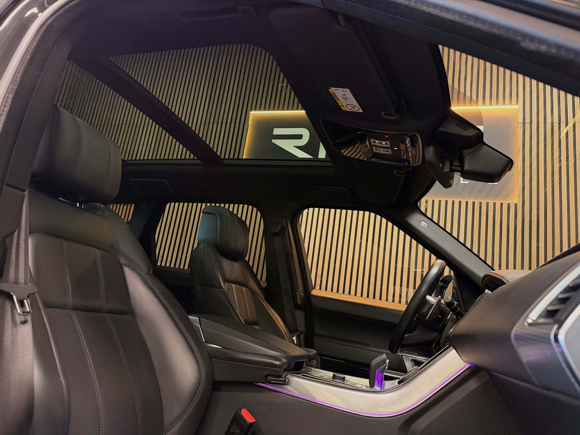 LAND ROVER Range Rover Sport D350 3.0D I6D | Santorini Black | 350PS | CH-Fzg. | CarVertical |-image-29