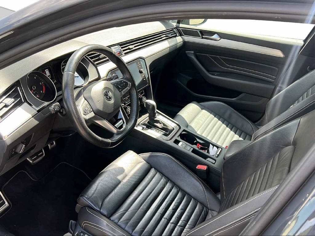 VW Passat Variant 2.0 TDI 190 All-image-9