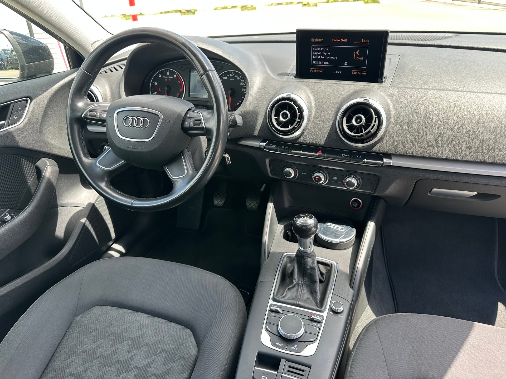 AUDI A3 Sportback 1.4 TFSI Ambiente-image-5