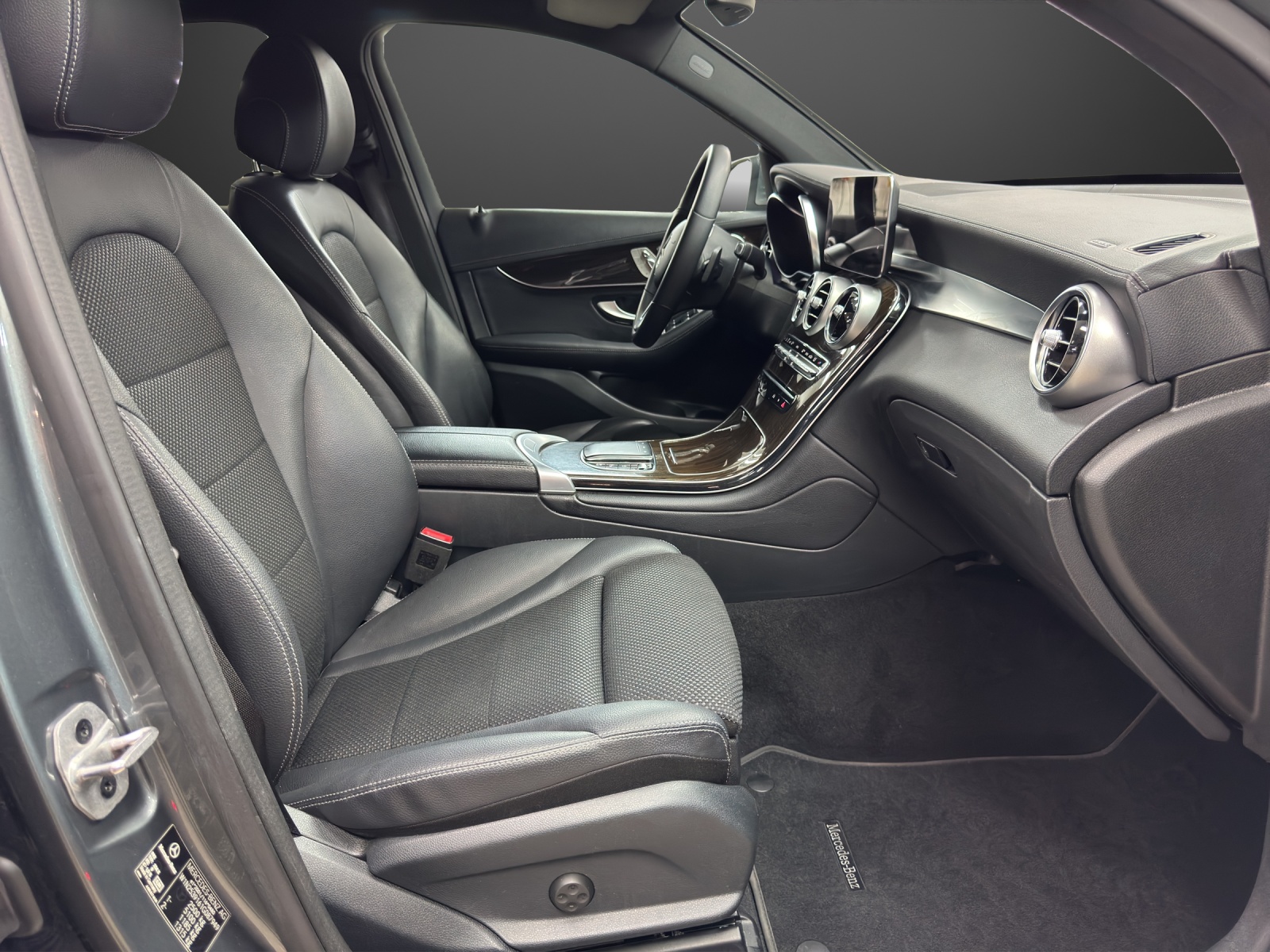 MERCEDES-BENZ GLC 200 d Off-Road 4Matic-image-11
