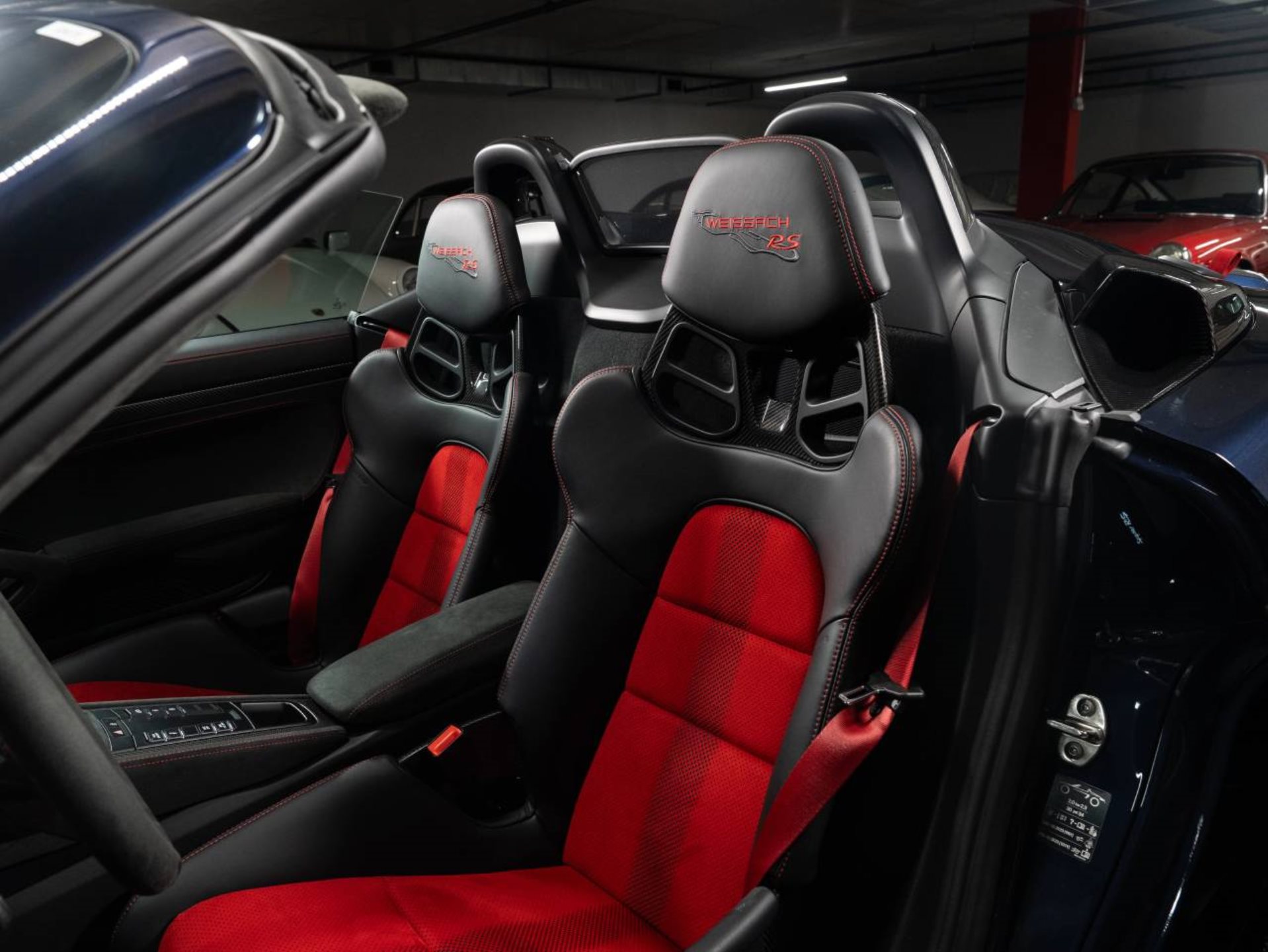 PORSCHE 718 Spyder RS (MY24)-image-4