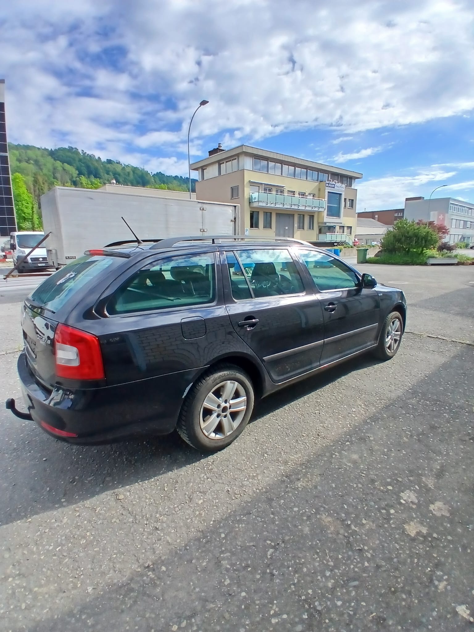 SKODA Octavia Combi 2.0 TDI Elegance 4x4-image-6