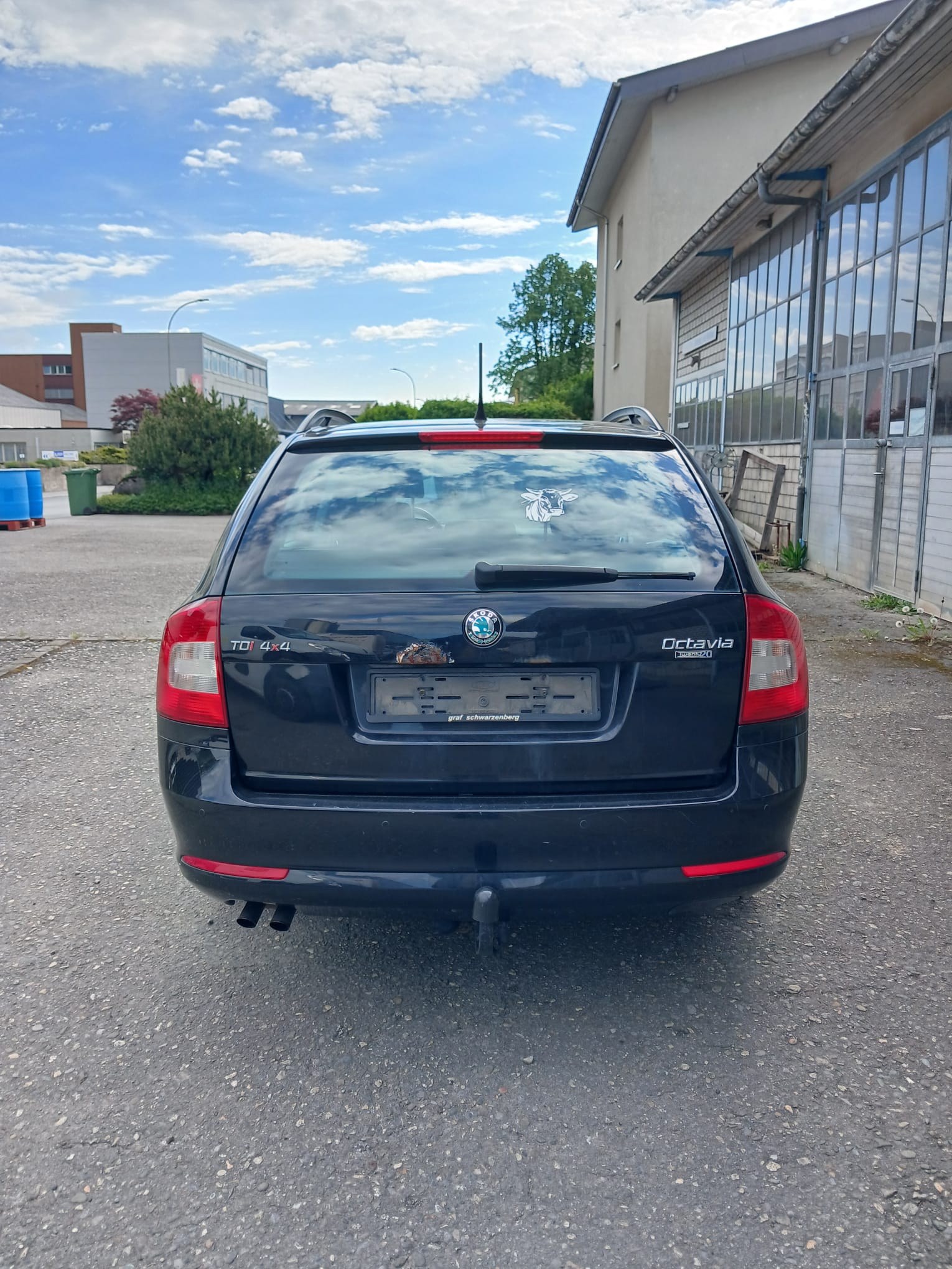 SKODA Octavia Combi 2.0 TDI Elegance 4x4-image-3