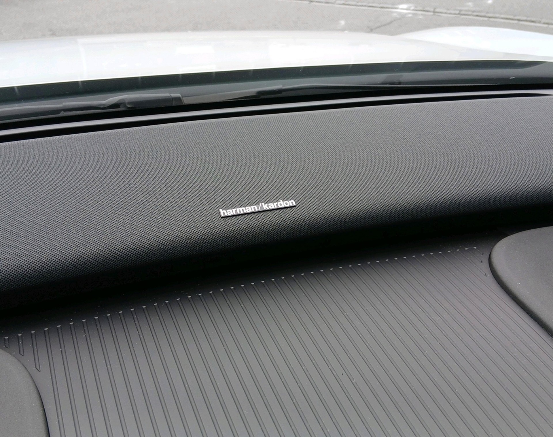 VOLVO EX 30 E60 Twin Ultra Performanc-image-14