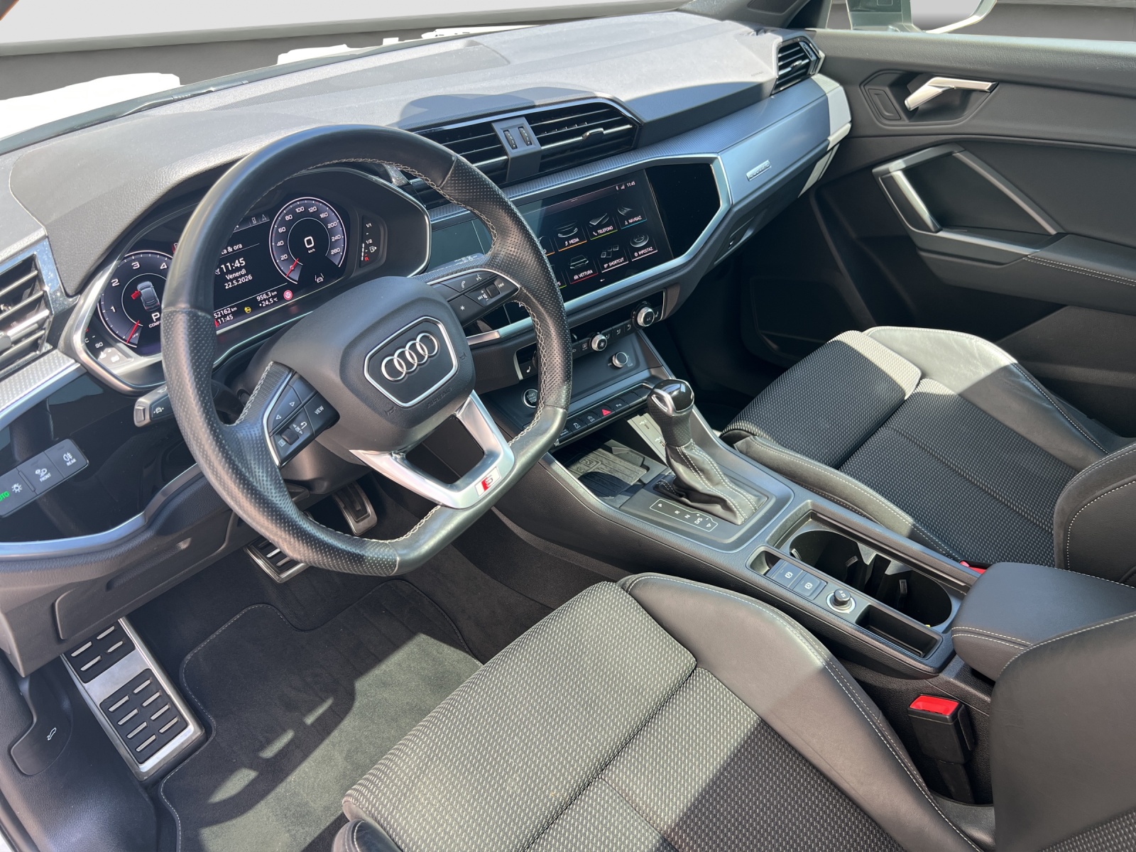 AUDI Q3 Sportback 40 TDI S line Attraction quattro S-tronic-image-7