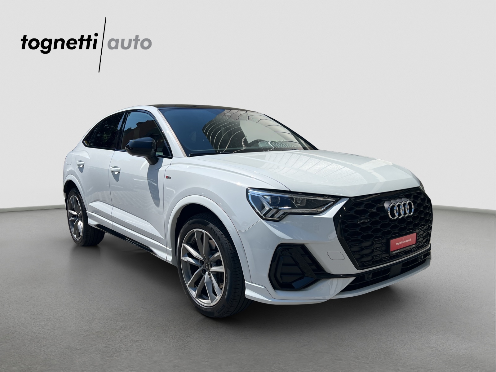 AUDI Q3 Sportback 40 TDI S line Attraction quattro S-tronic-showroom-element-1