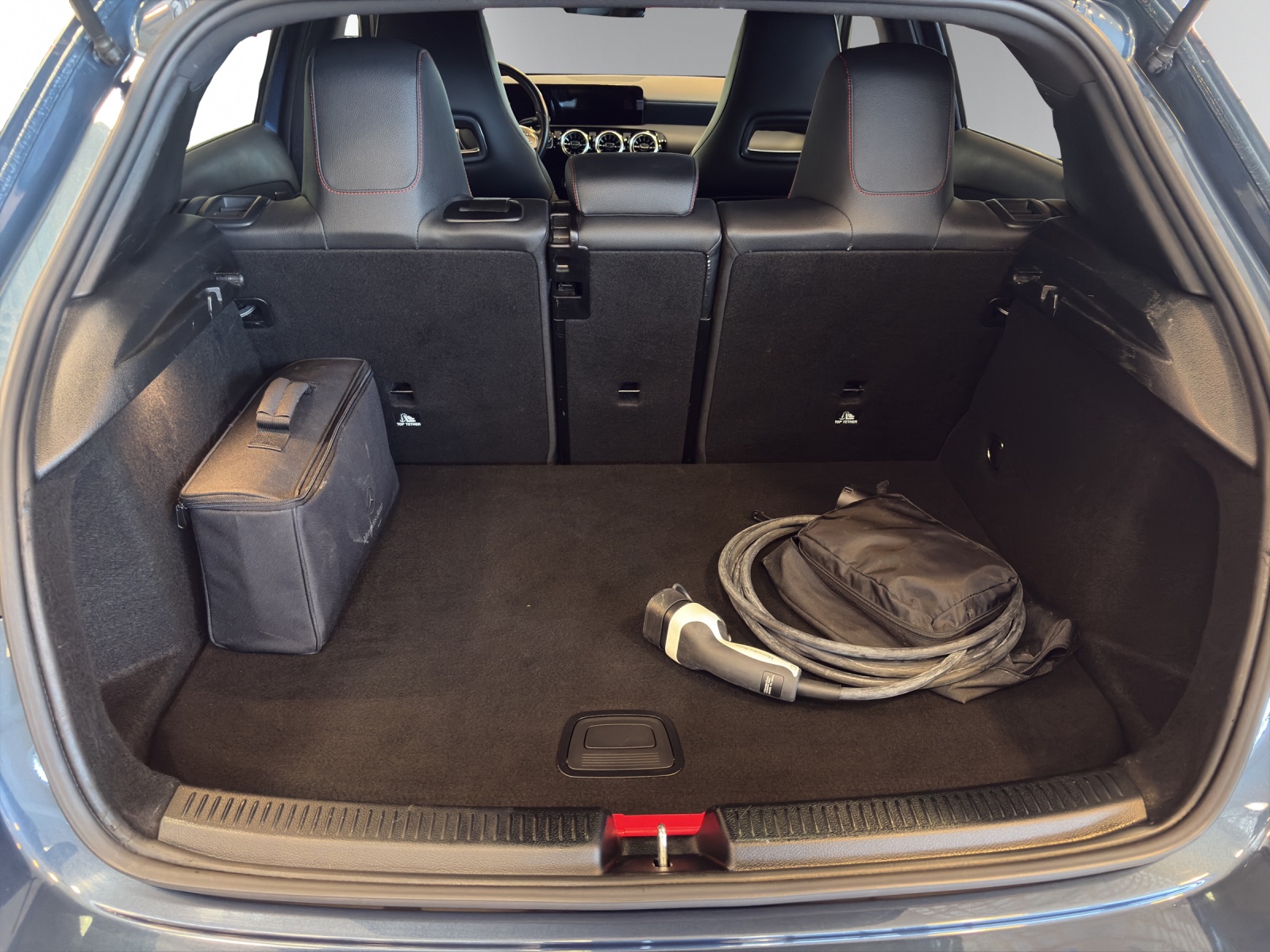 Image MERCEDES-BENZ A-250 A 250e AMG Line