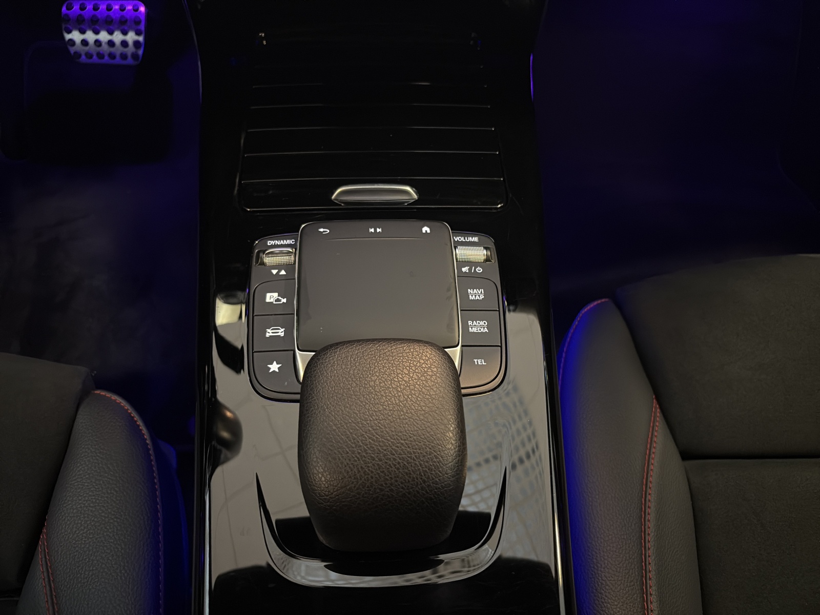 Image MERCEDES-BENZ A-250 A 250e AMG Line