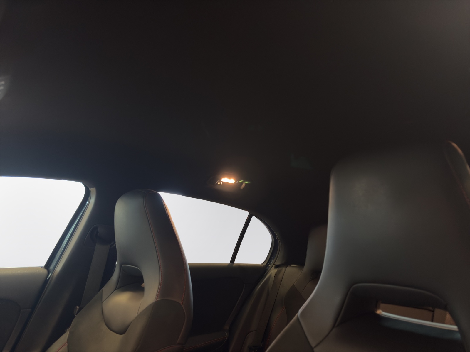 MERCEDES-BENZ A 250e AMG Line-image-9