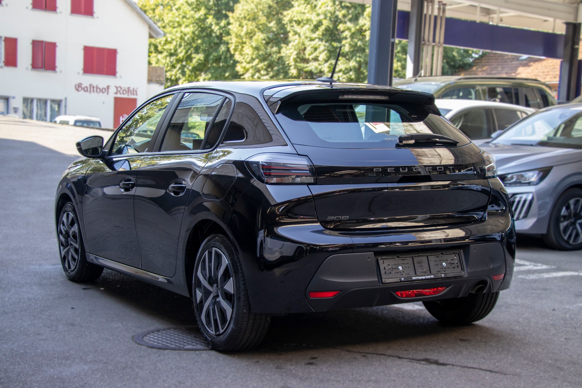 PEUGEOT 208 1.2 PureTech Active-image-1