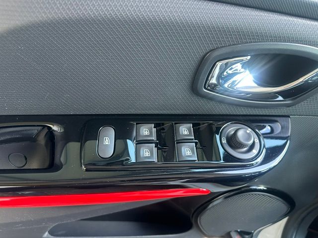 RENAULT Clio 1.2 16V T Swiss Edition EDC-image-12