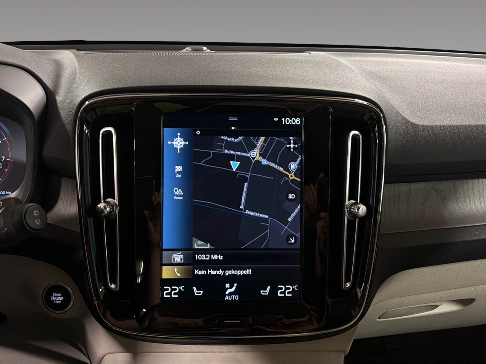 VOLVO XC40 2.0 B5 MH Inscription AWD-image-13