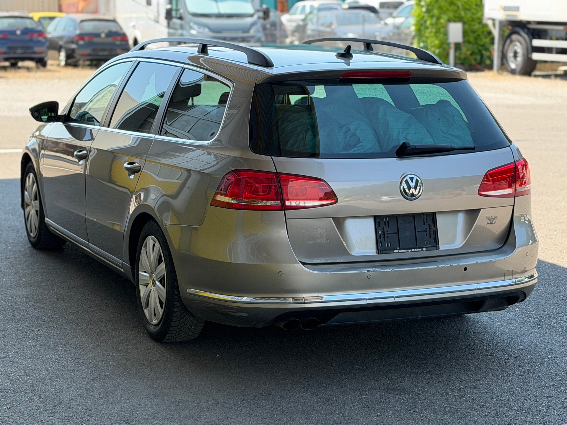 VW Passat Variant 2.0 TDI BMT DSG-image-5