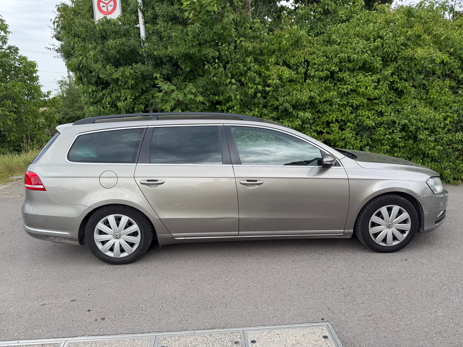 VW Passat Variant 2.0 TDI BMT Comfortline DSG-image-4