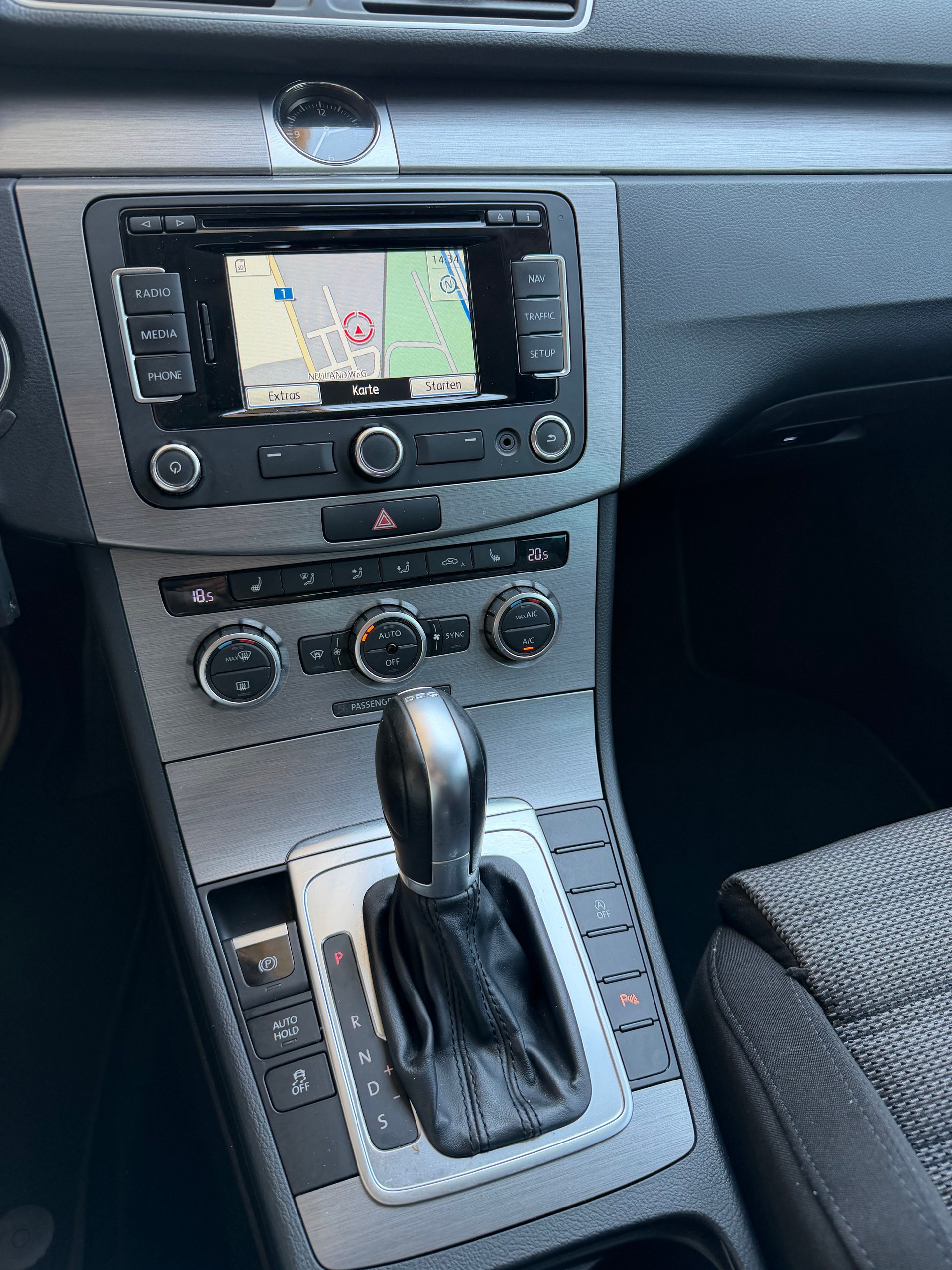 VW Passat Variant 2.0 TDI BMT DSG-image-8