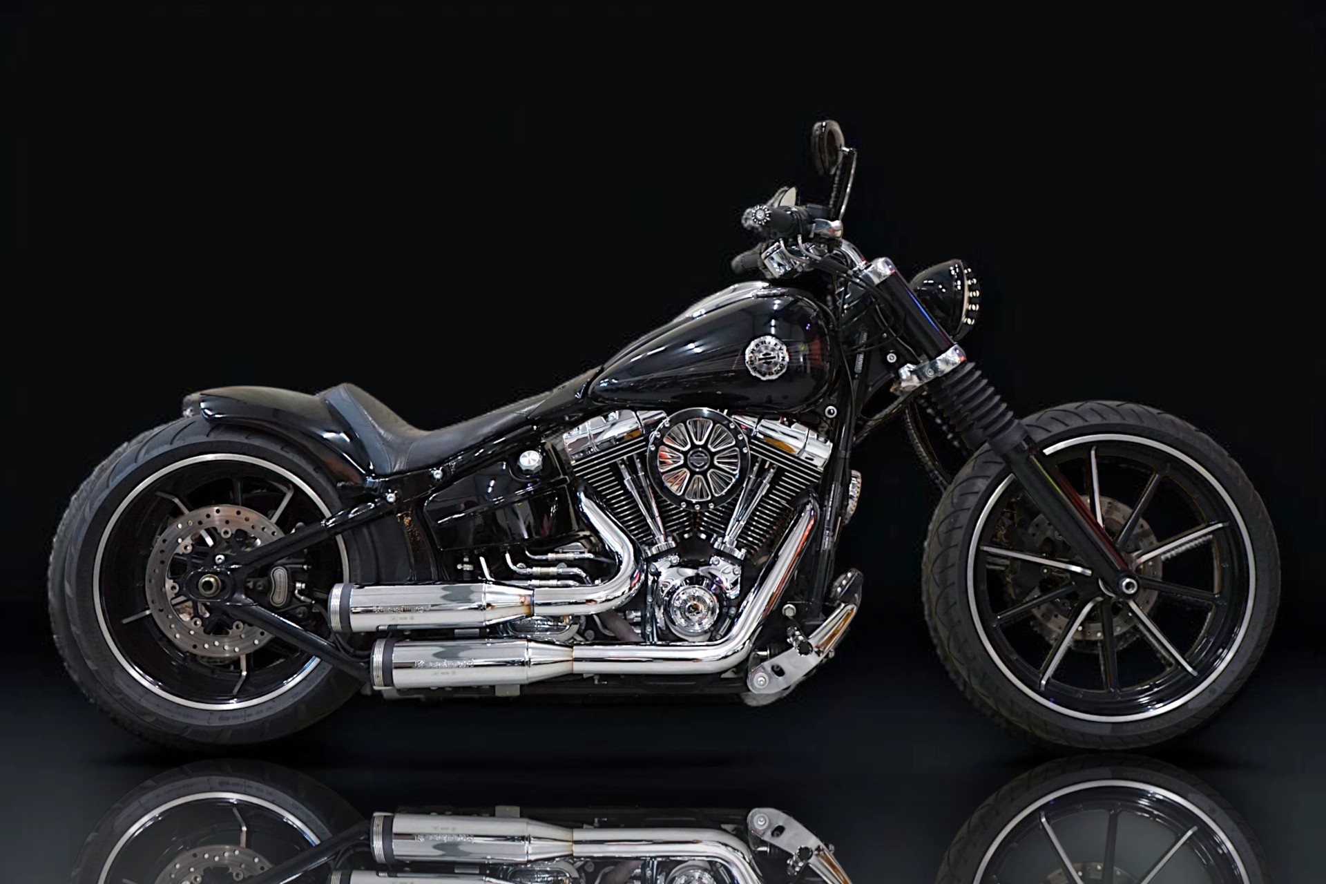 HARLEY-DAVIDSON FXSB Breakout 103 ABS