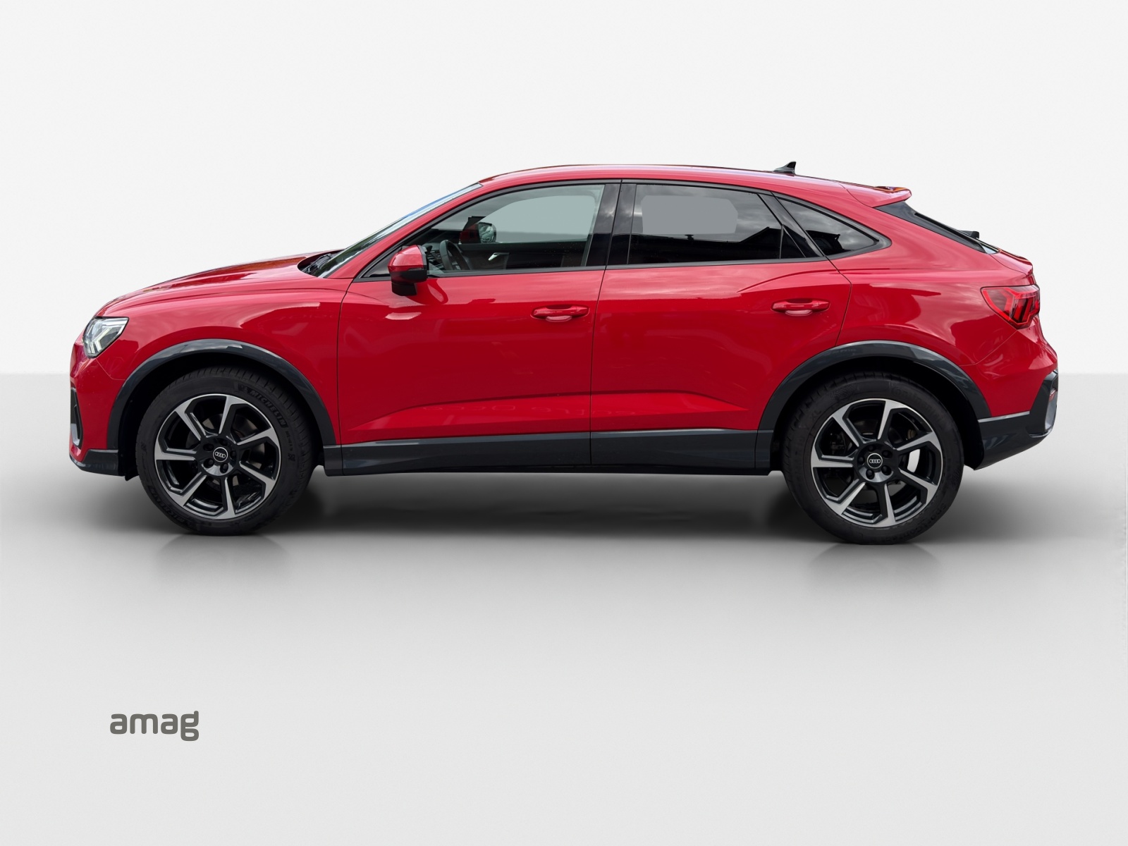 AUDI Q3 Sportback 35 TFSI Attraction S-tronic-image-1