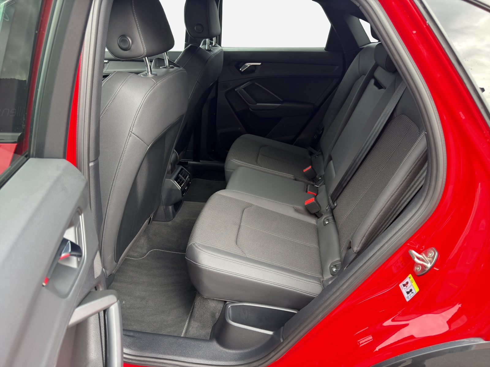 AUDI Q3 Sportback 35 TFSI Attraction S-tronic-image-11