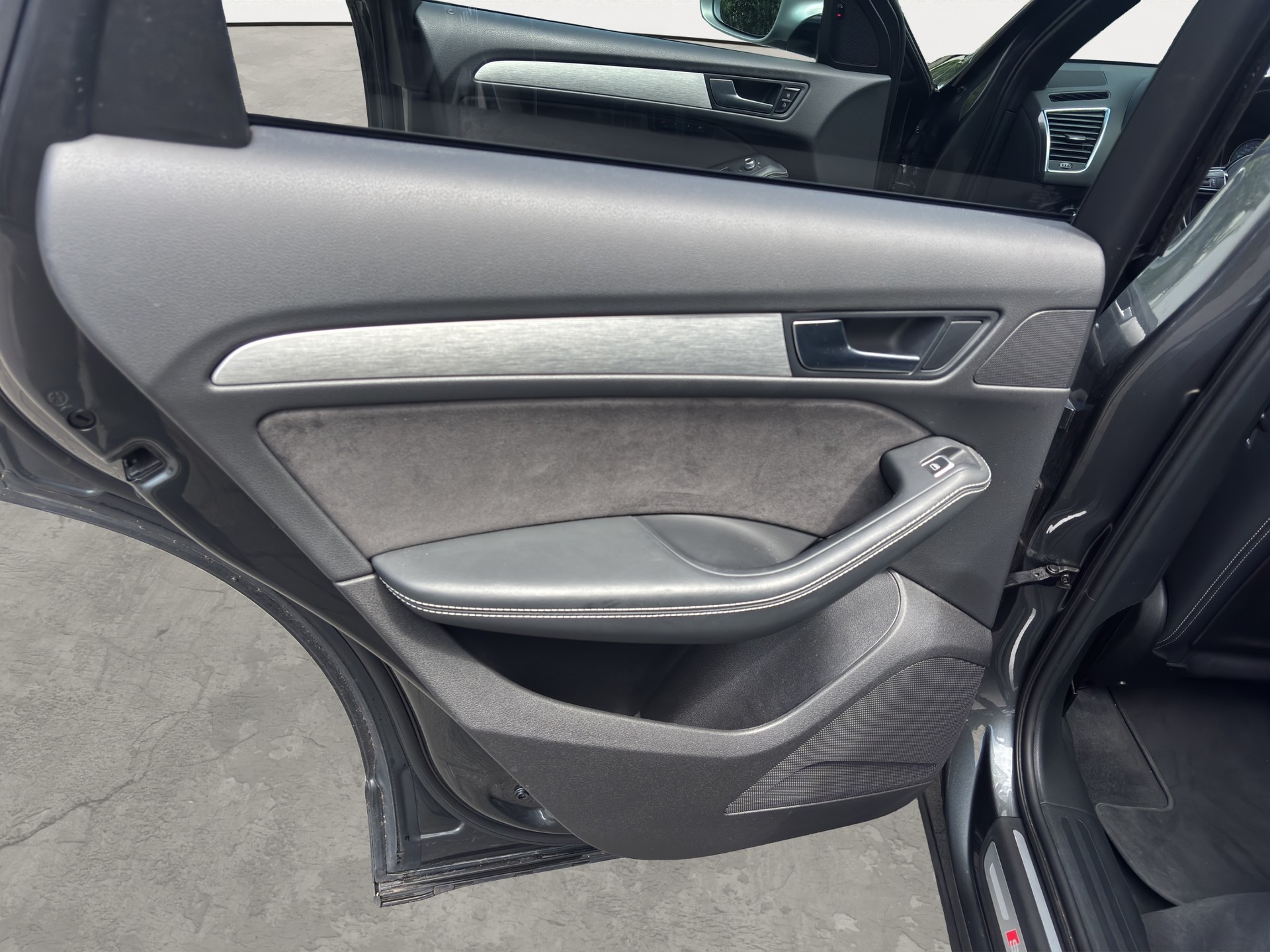 AUDI SQ5 3.0 TDI quattro tiptronic-image-18