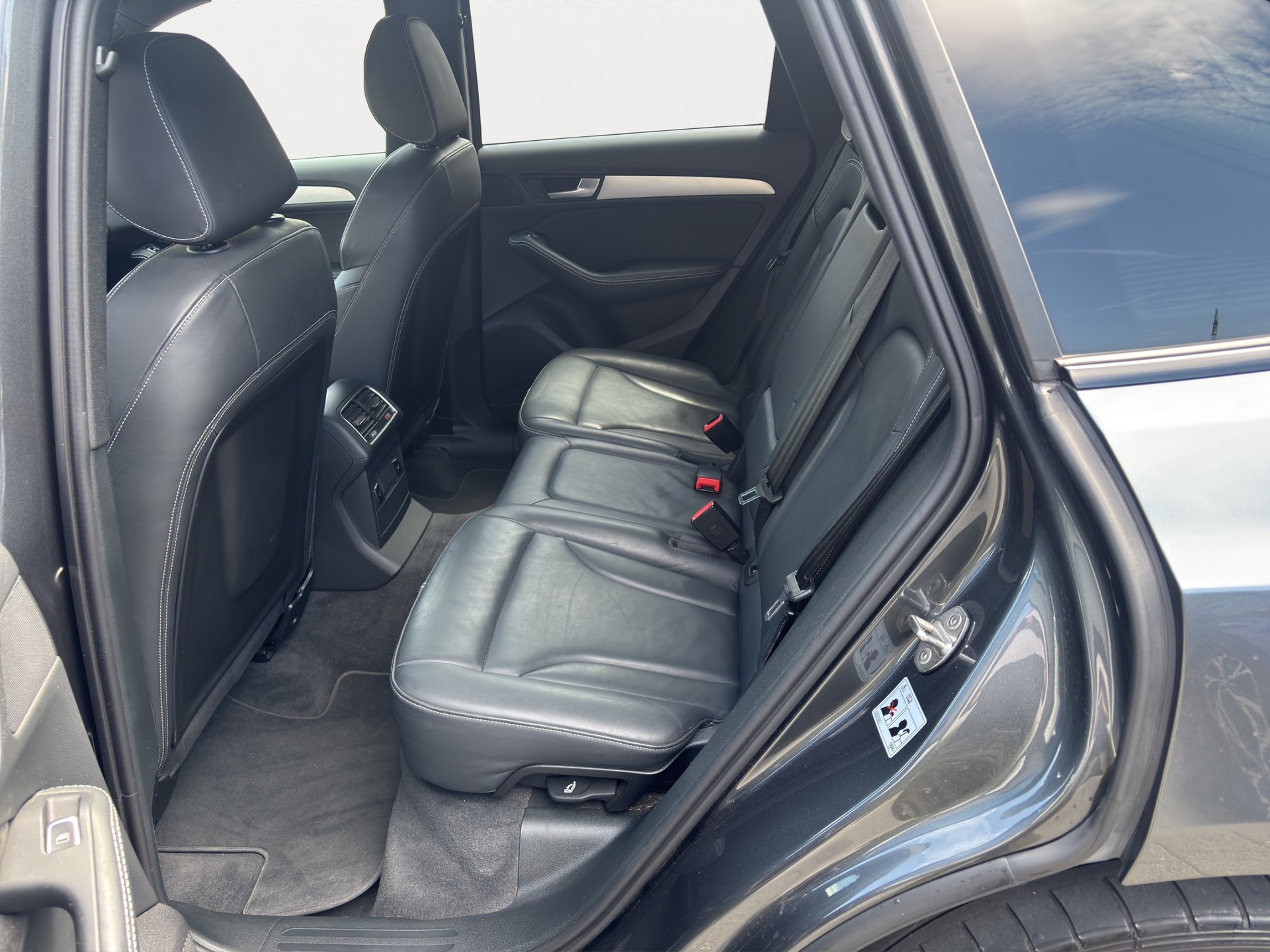 AUDI SQ5 3.0 TDI quattro tiptronic-image-11
