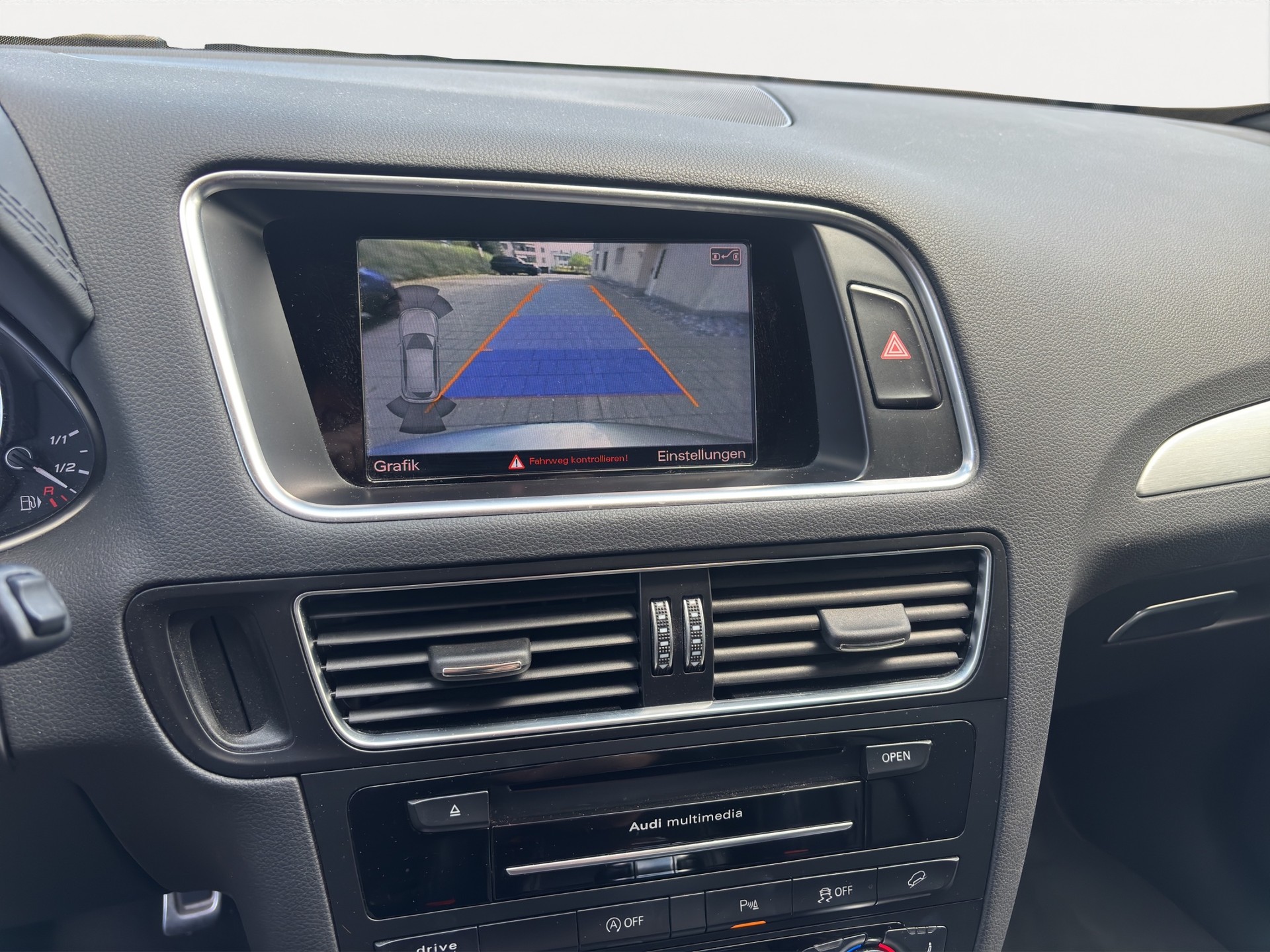 AUDI SQ5 3.0 TDI quattro tiptronic-image-13