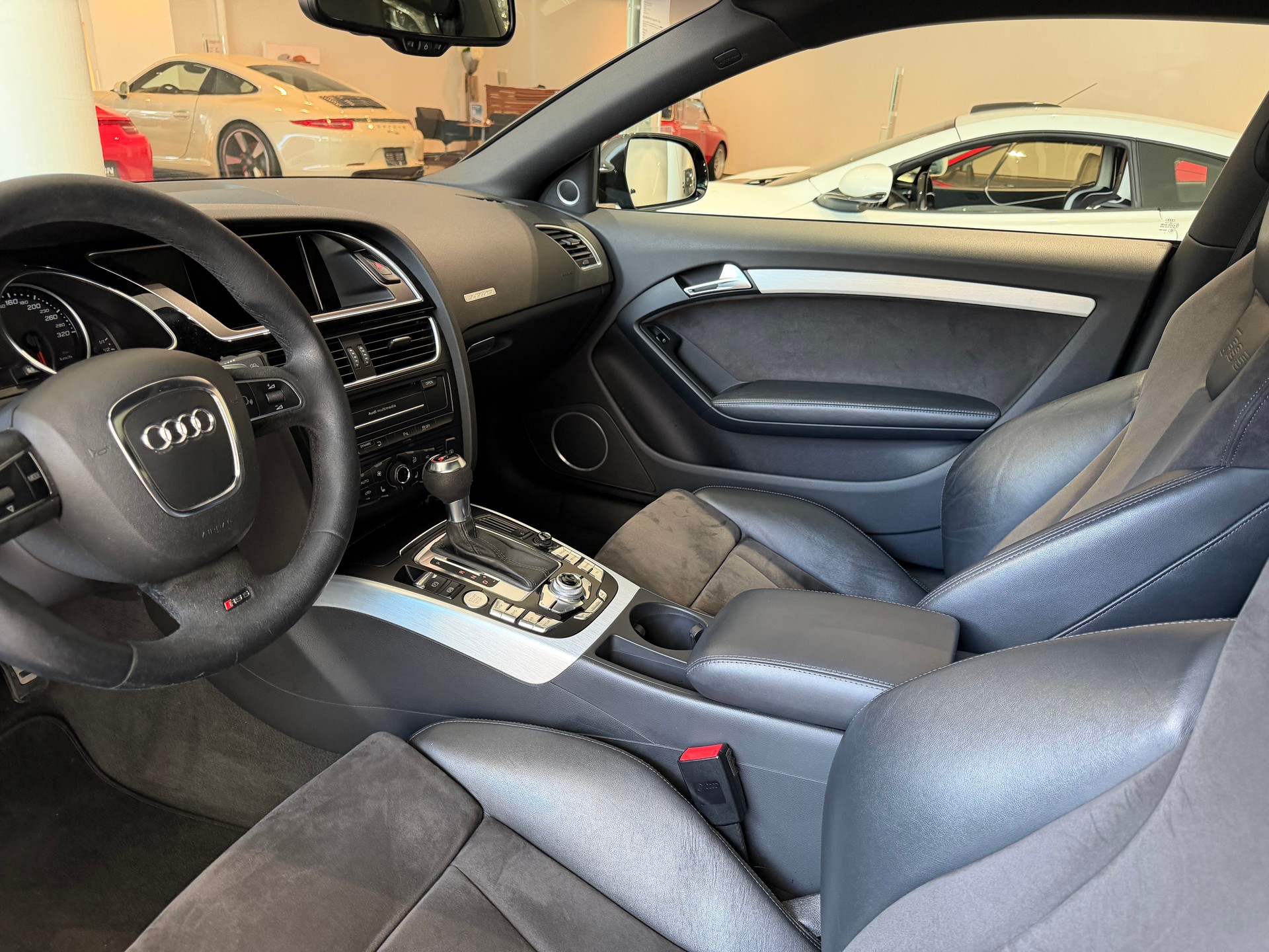 AUDI RS5 Coupé 4.2 FSI quattro S-tronic-image-6
