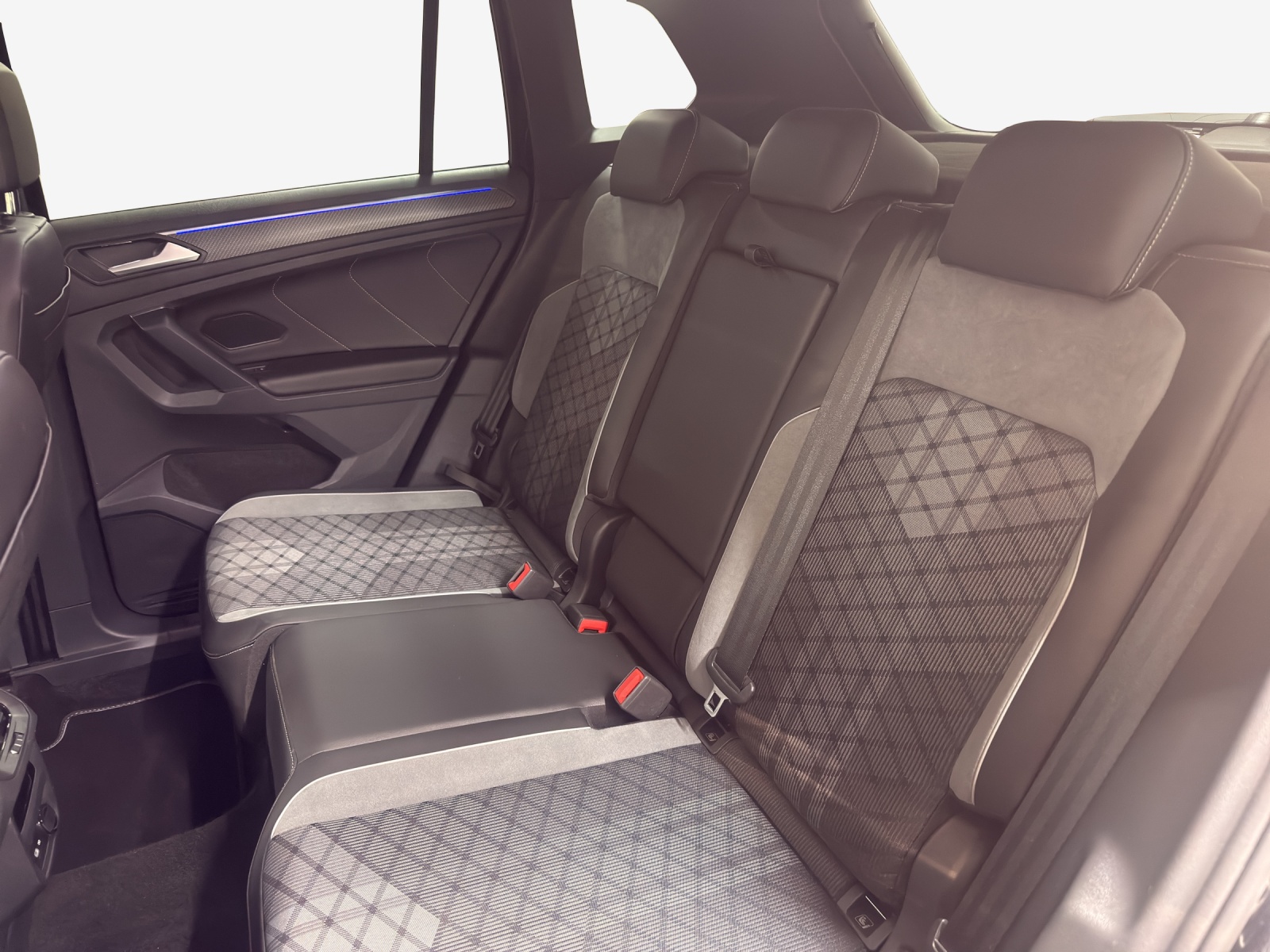 VW Tiguan 2.0TSI R-Line 4Motion DSG-image-11